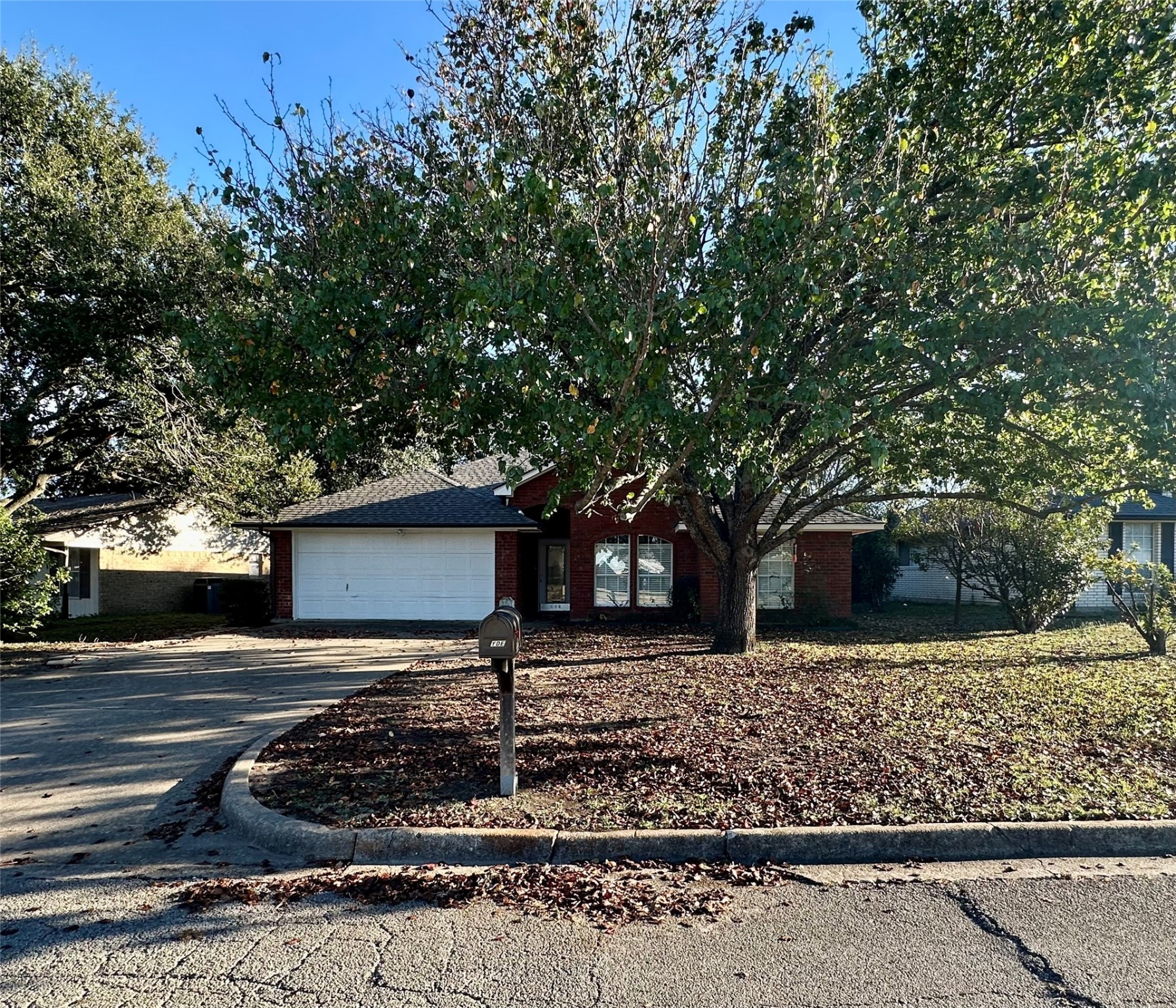 205 N Meadowview Drive Waxahachie TX 75165