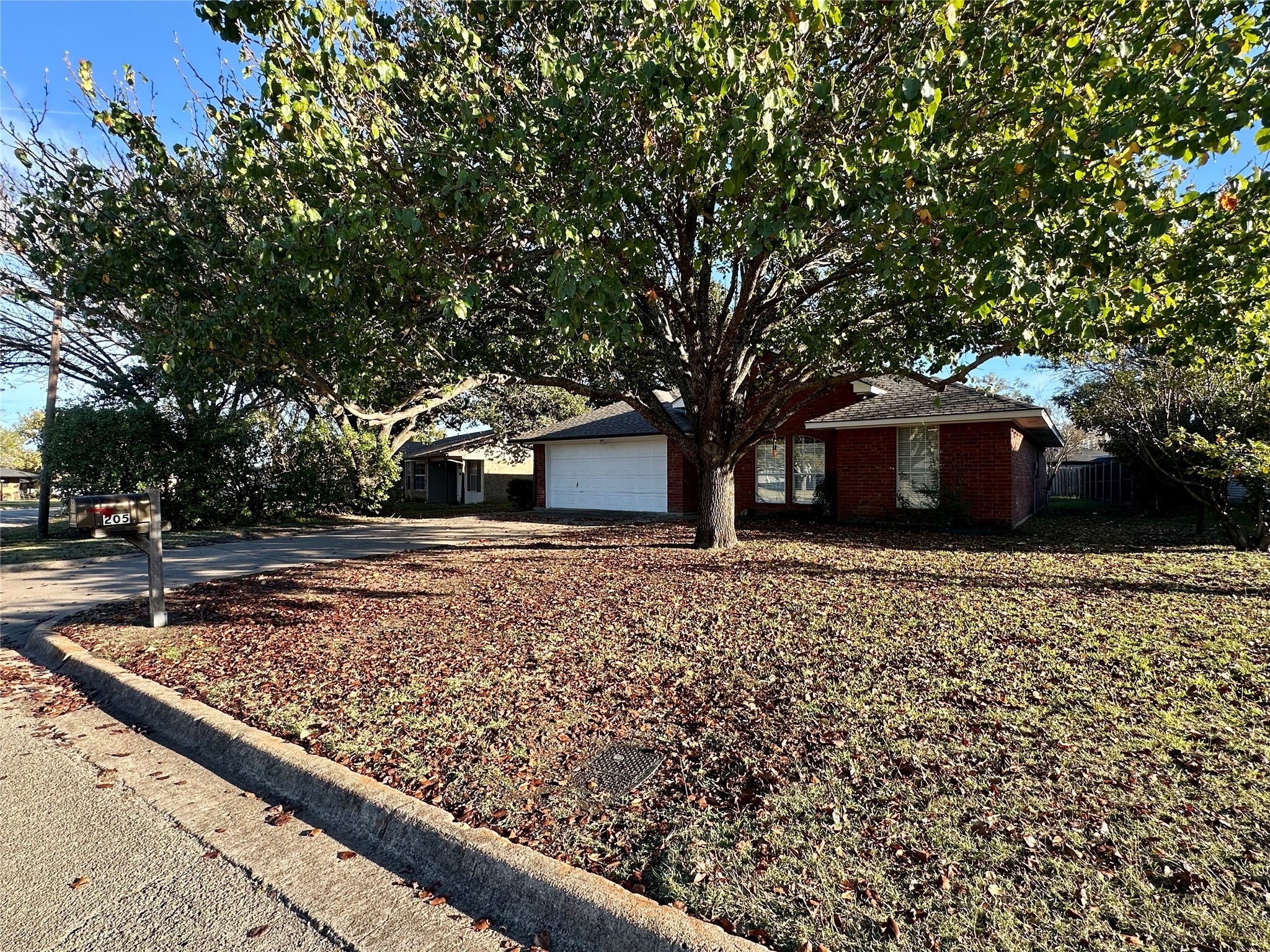 205 N Meadowview Drive Waxahachie TX 75165