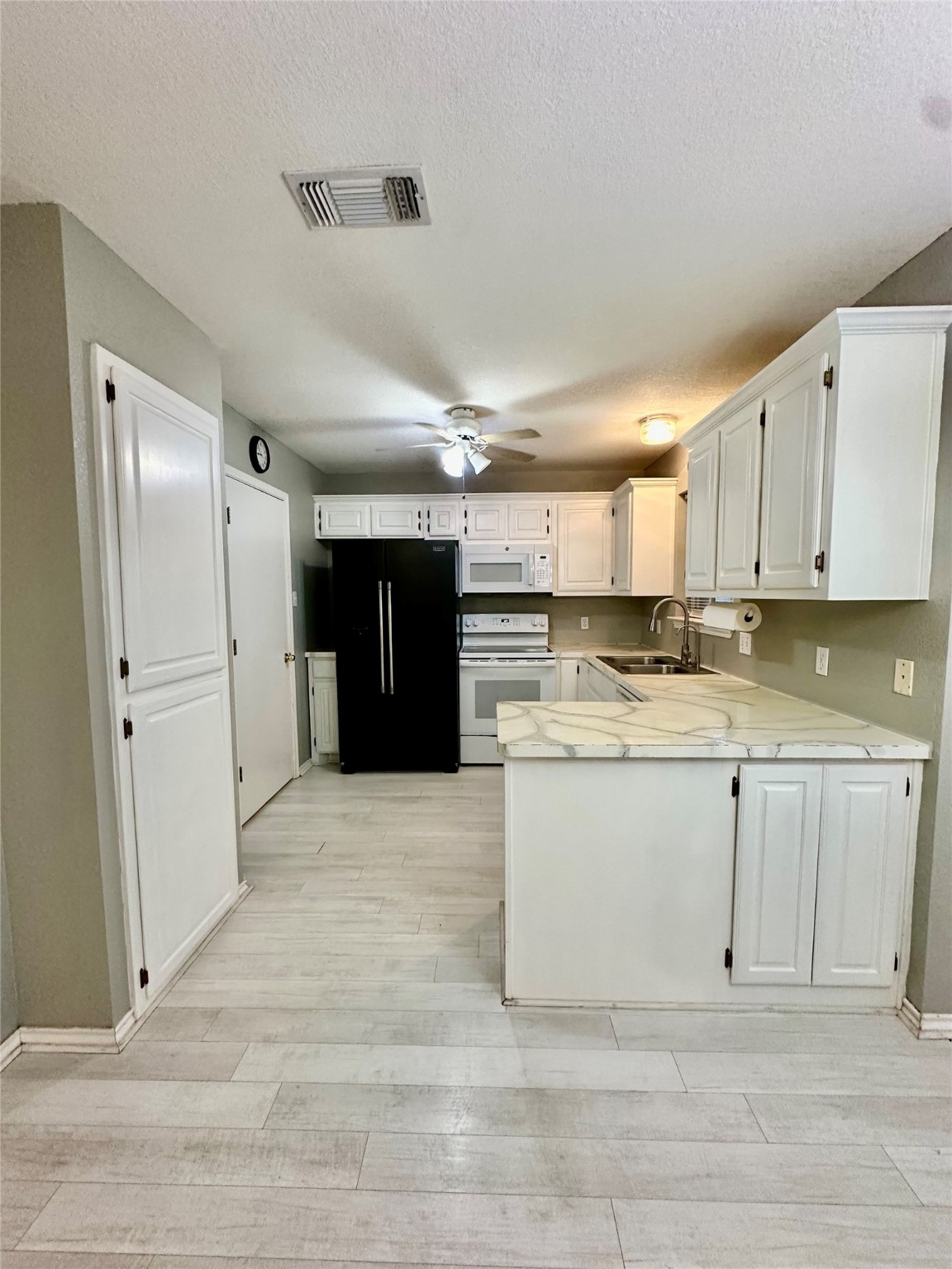 205 N Meadowview Drive Waxahachie TX 75165