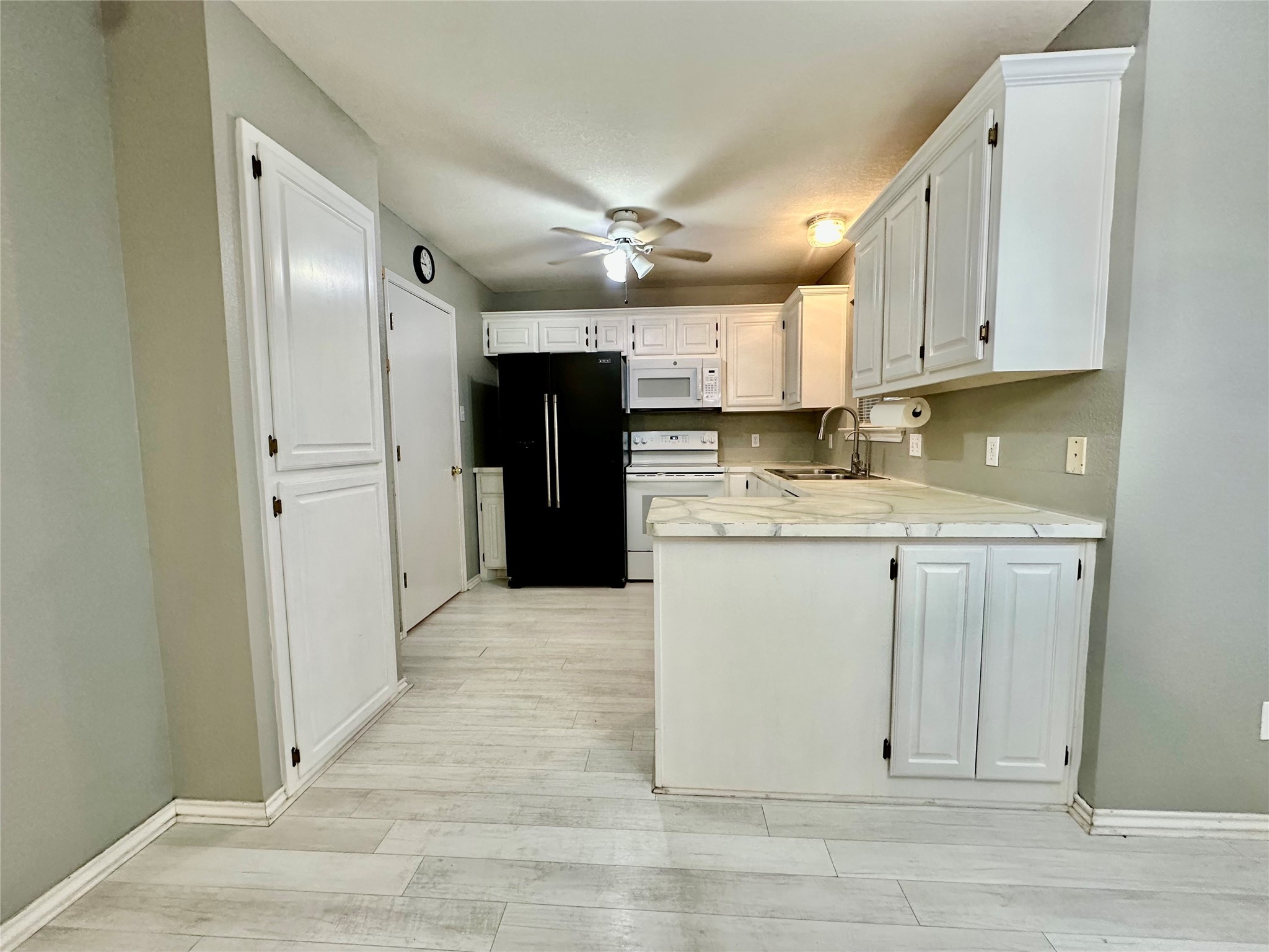 205 N Meadowview Drive Waxahachie TX 75165