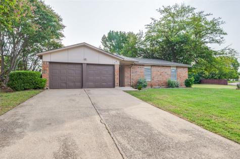 2046 Sheriff Drive Grand Prairie TX 75051