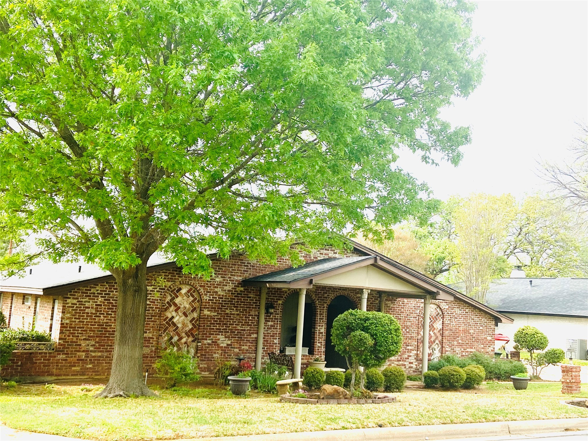 909 Overhill Drive Bedford TX 76022