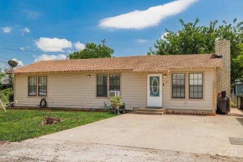 125 W 6th Street Baird TX 79504