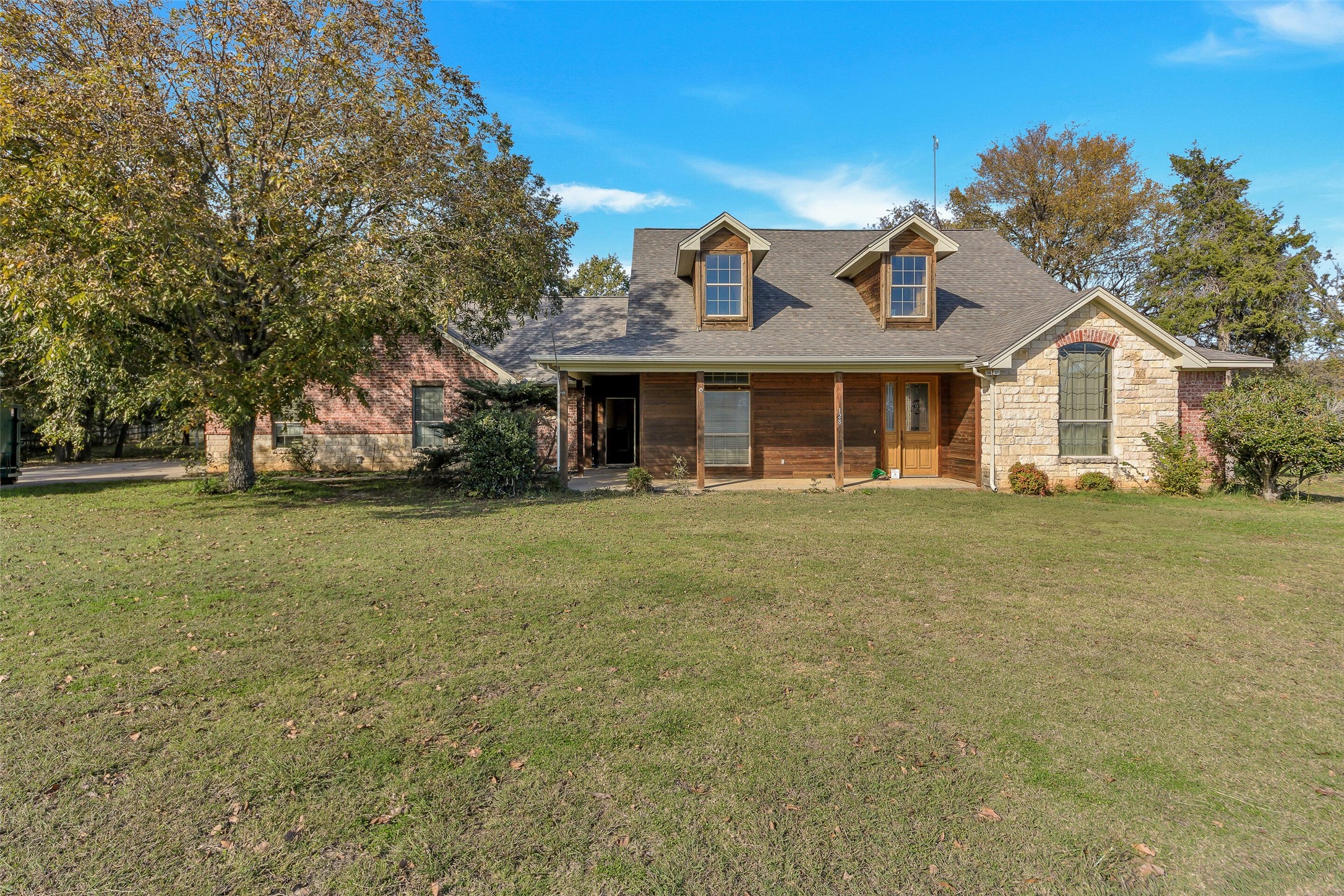 128 Plantation Oaks Court Springtown TX 76082