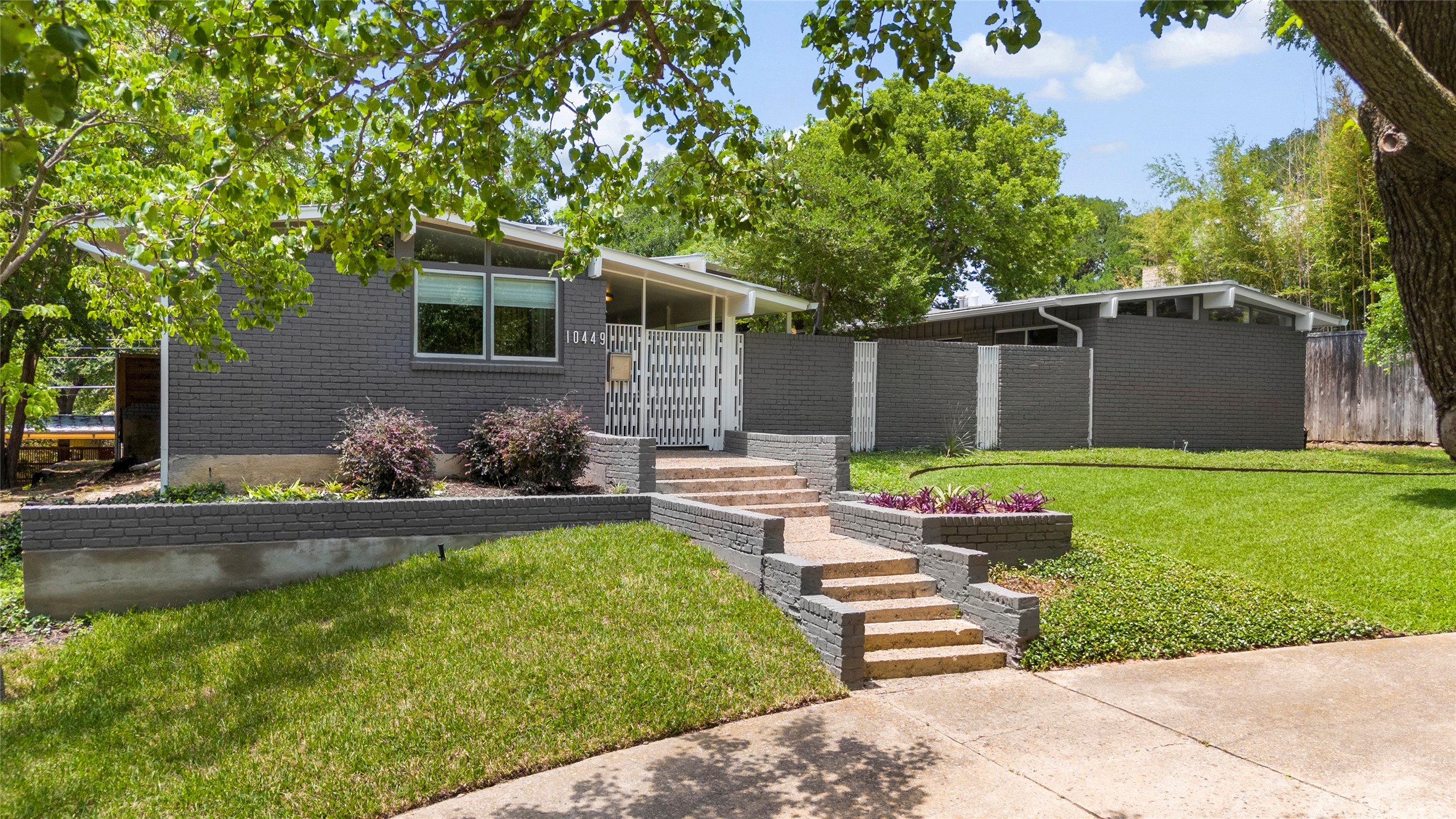 10449 Vinemont Street Dallas TX 75218