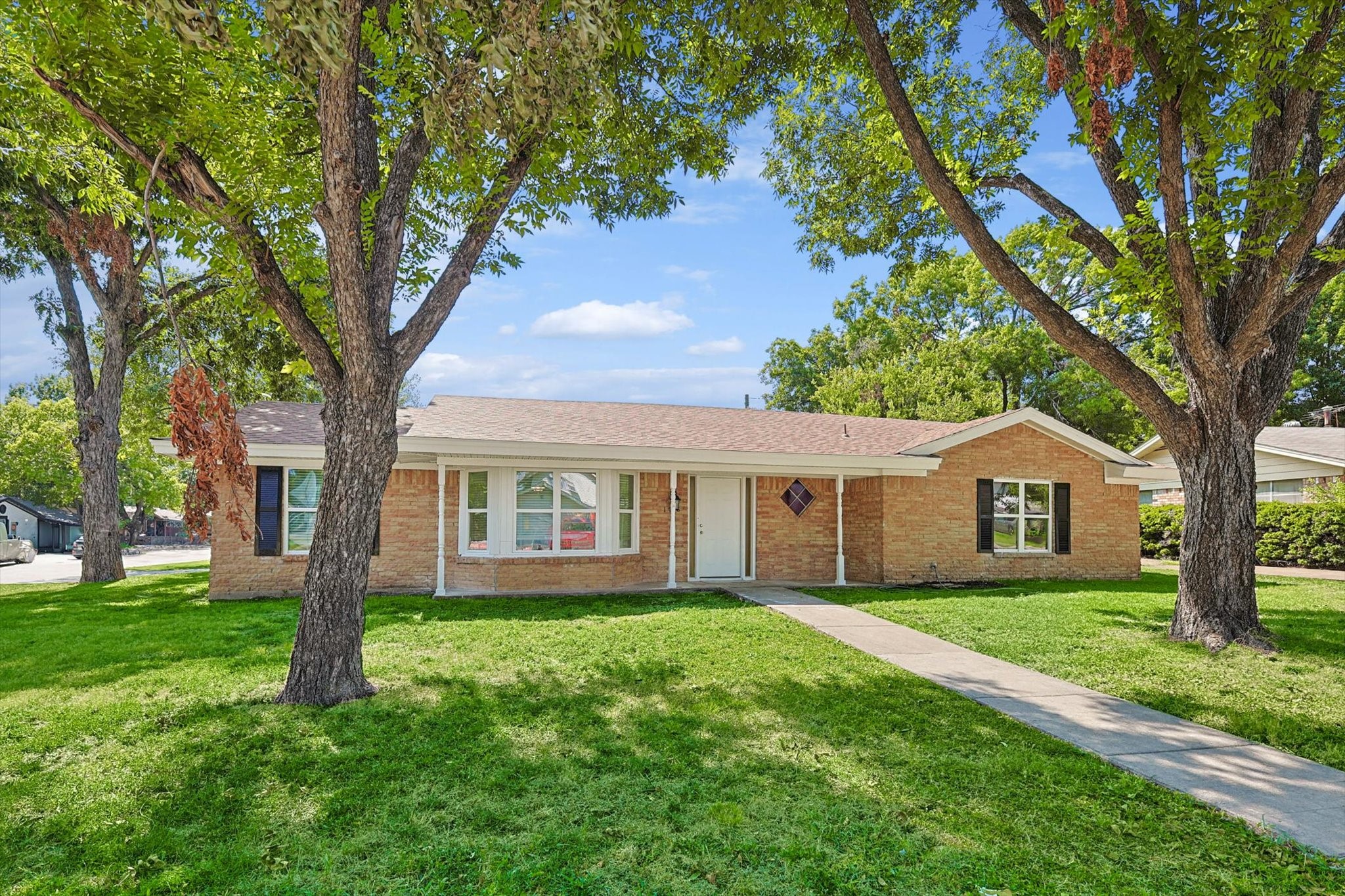 1718 Barton Drive Arlington TX 76010