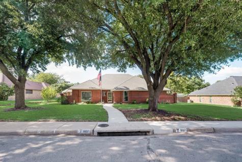 907 Huntington Drive Duncanville TX 75137