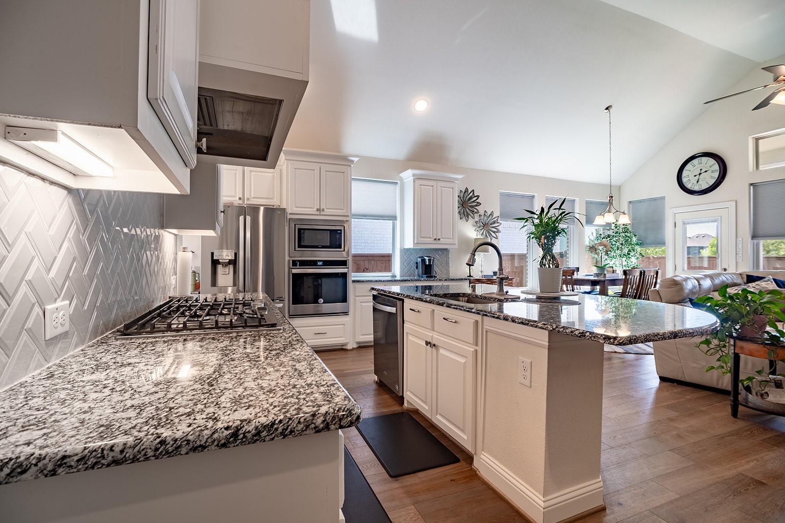 1213 Sea Island Road Aubrey TX 76227