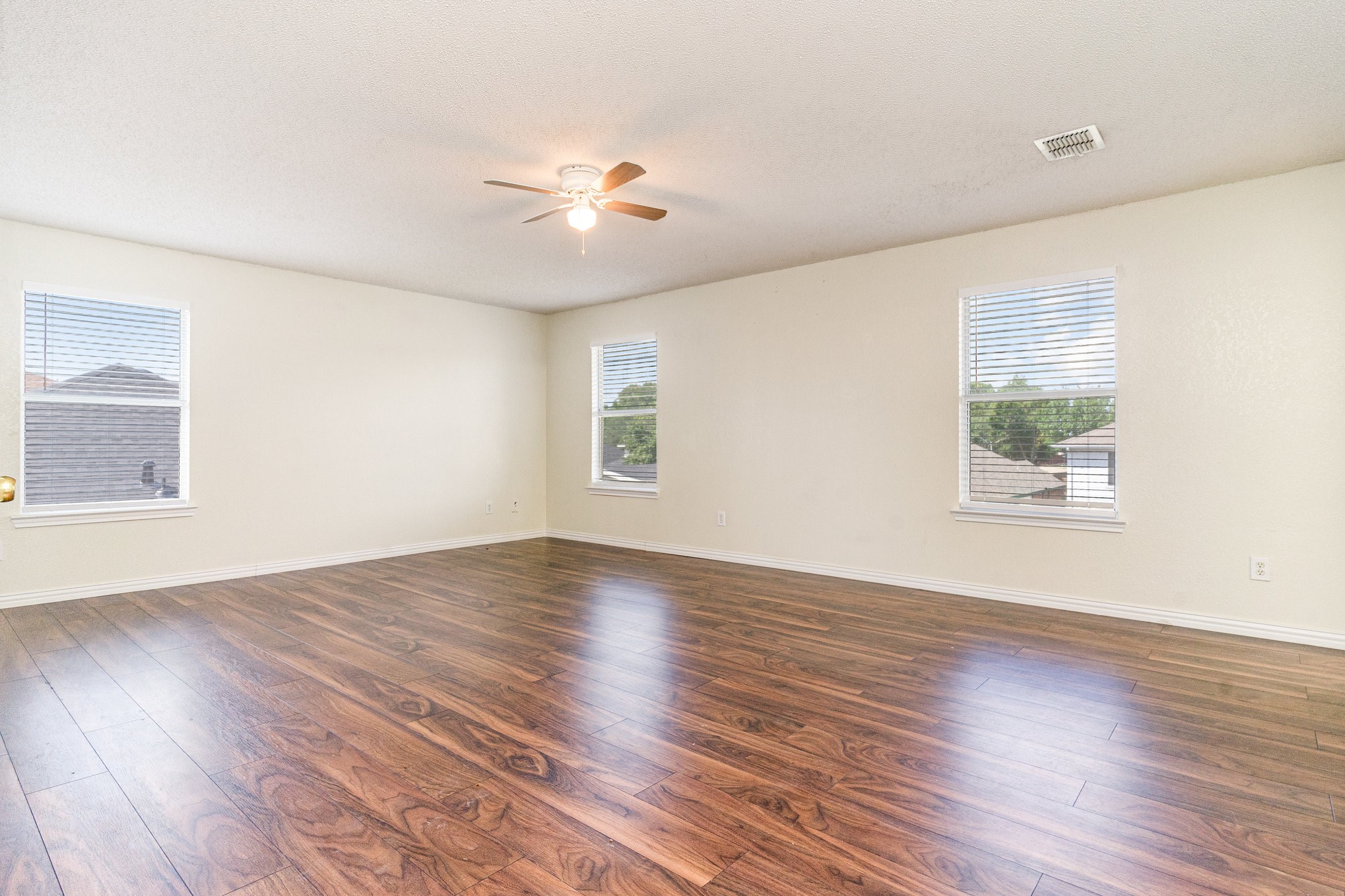 1810 Cedar Ridge Drive Mesquite TX 75181