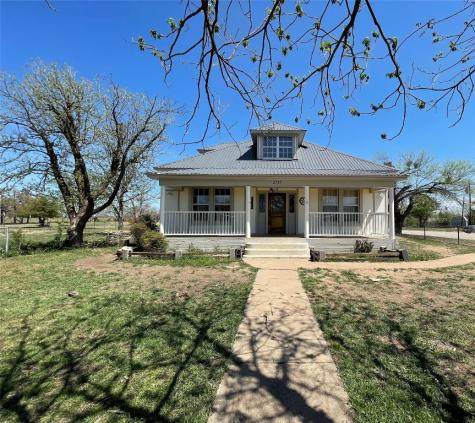 2705 Guadalupe Street Coleman TX 76834