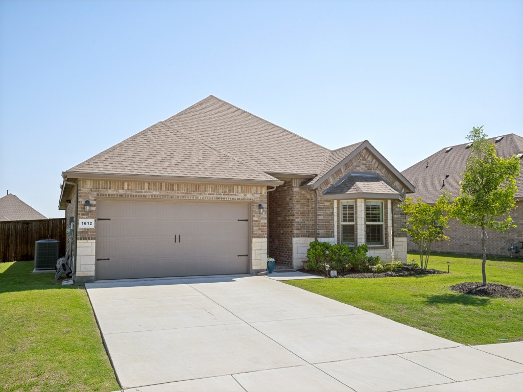 1612 Reed Drive Krum TX 76249
