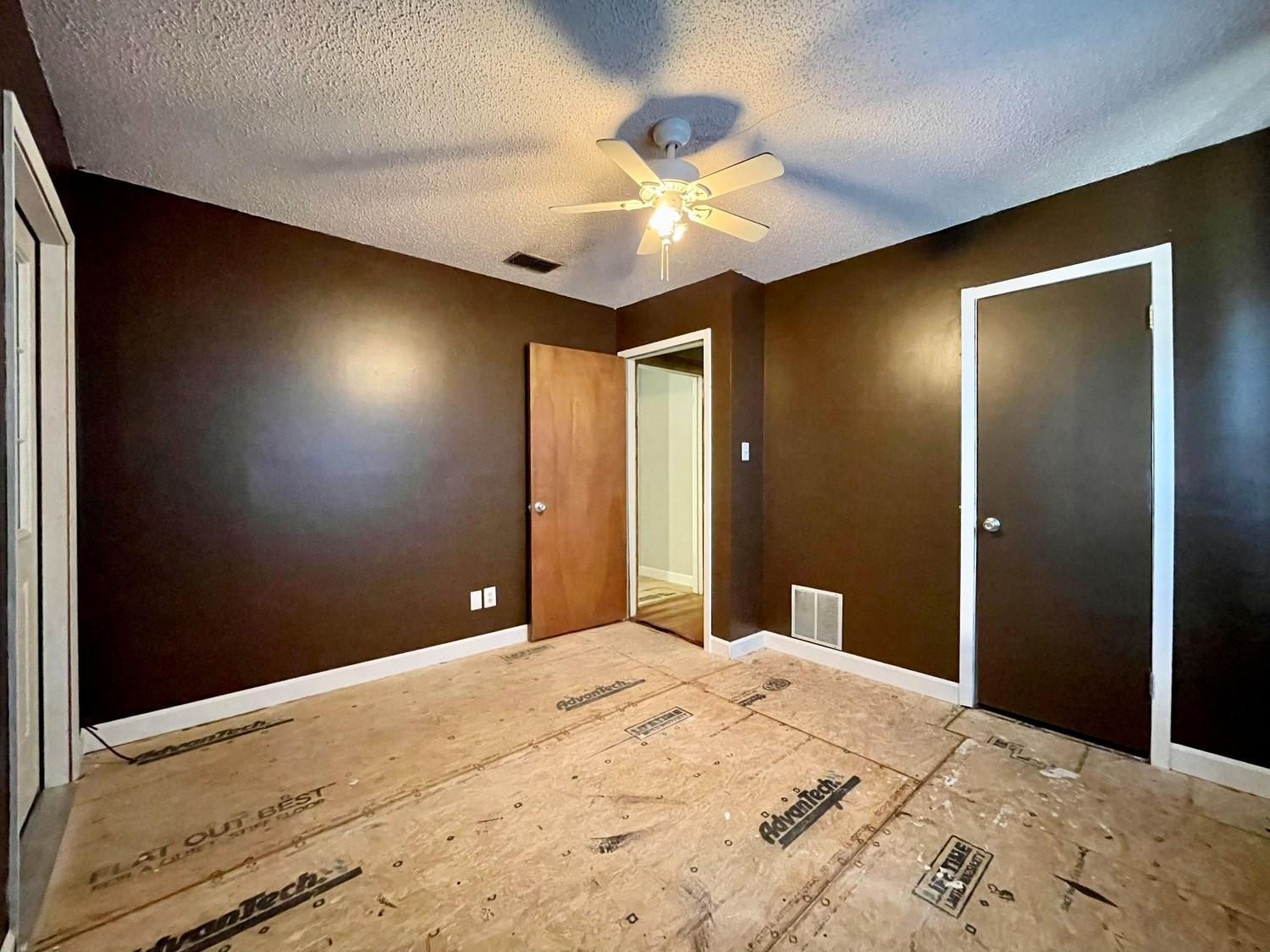 20519 County Road 4114 (with Land) Lindale TX 75771