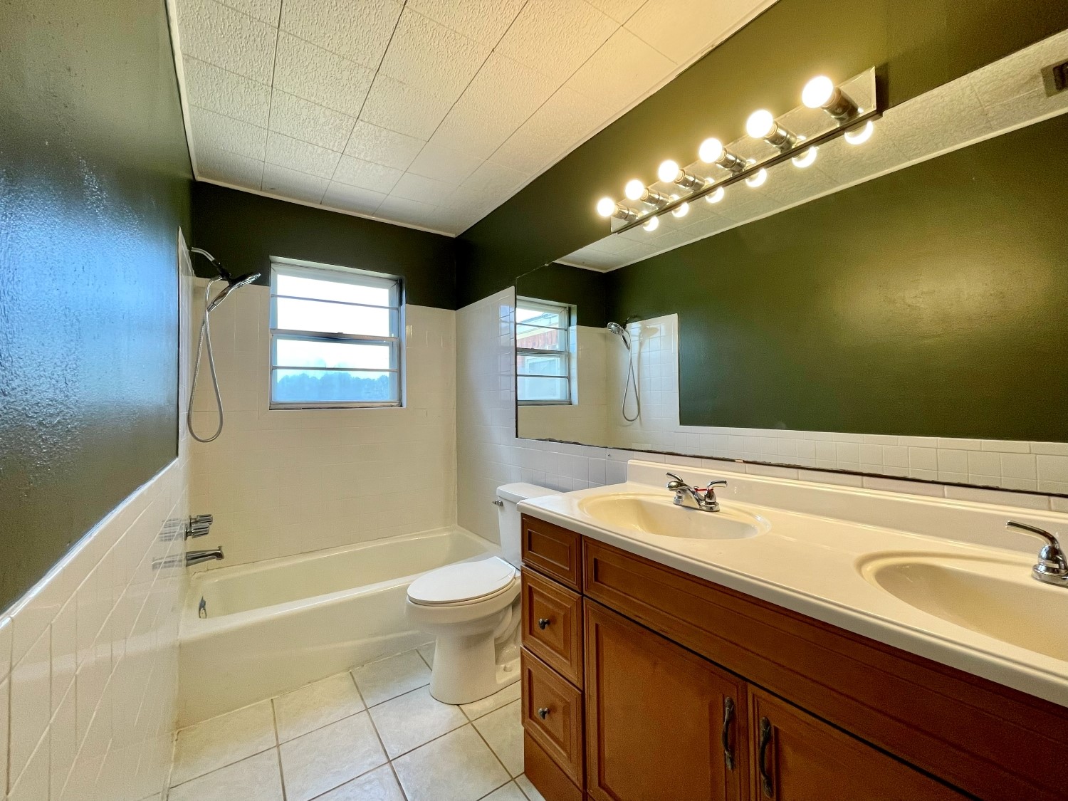 20519 County Road 4114 (with Land) Lindale TX 75771