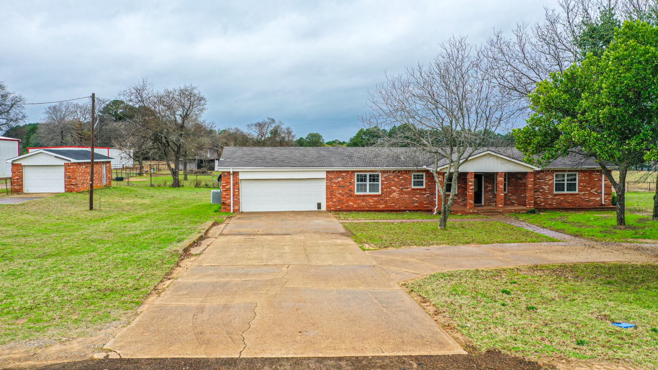 20519 County Road 4114 (with Land) Lindale TX 75771