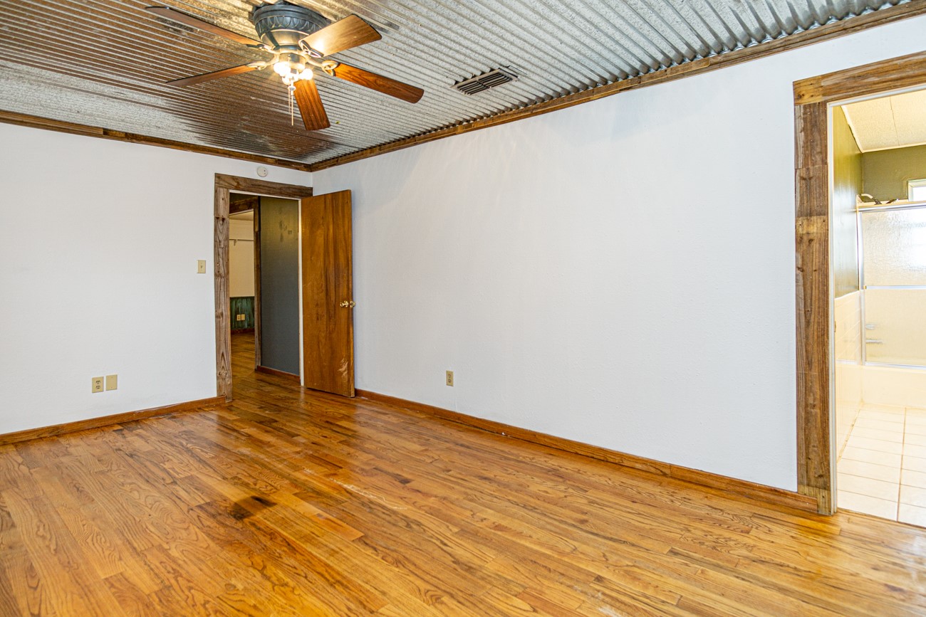 20519 County Road 4114 (with Land) Lindale TX 75771