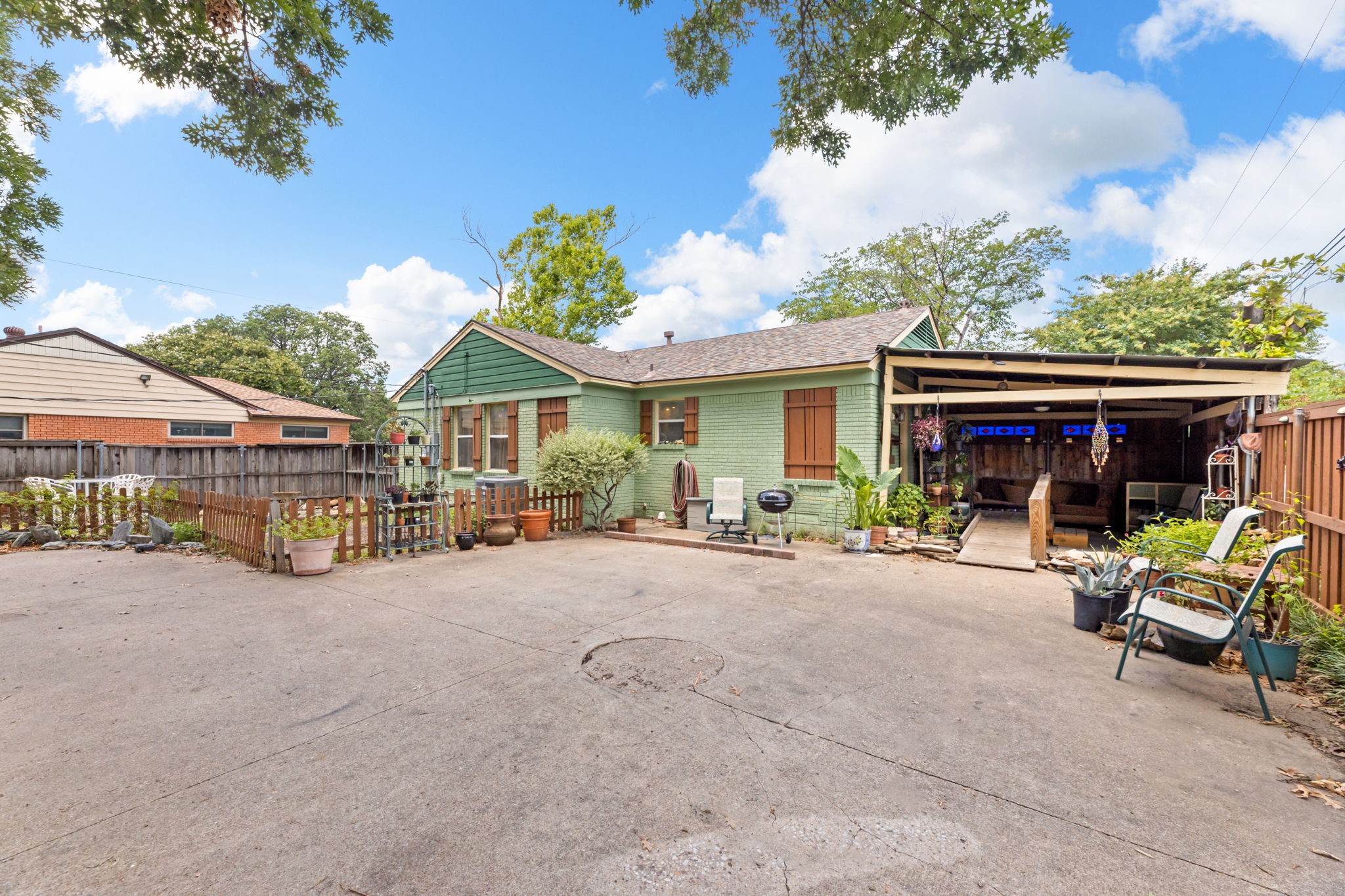 10382 Newcombe Drive Dallas TX 75228