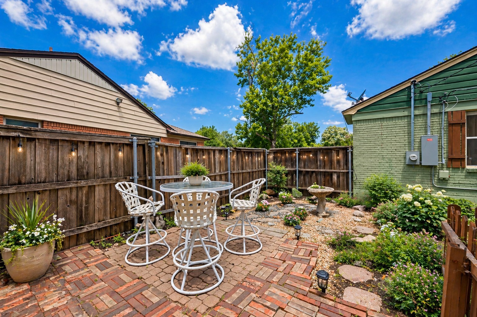 10382 Newcombe Drive Dallas TX 75228