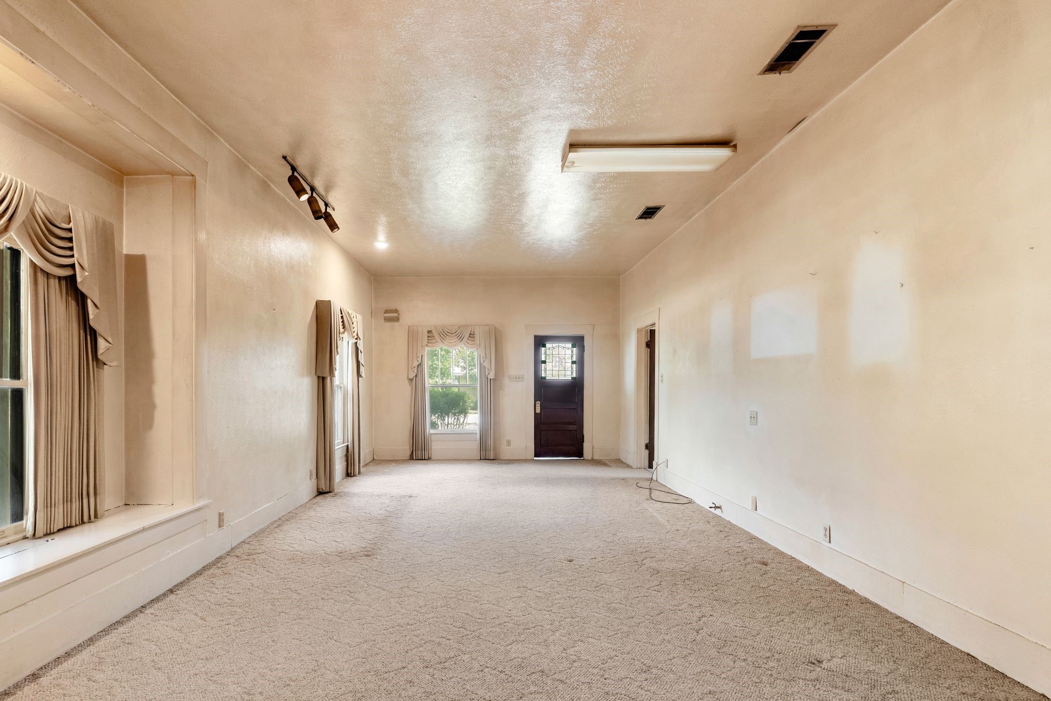 604 S Pearl Street Trenton TX 75490