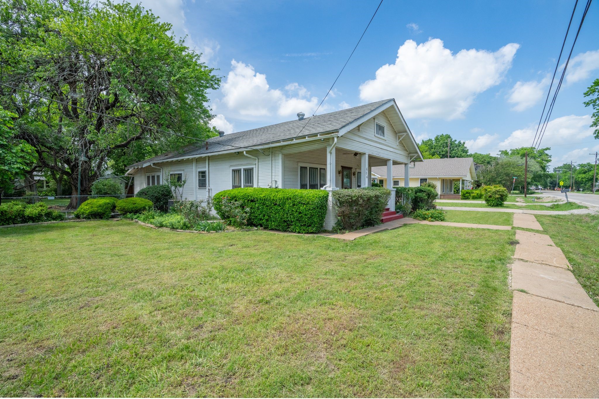 604 S Pearl Street Trenton TX 75490