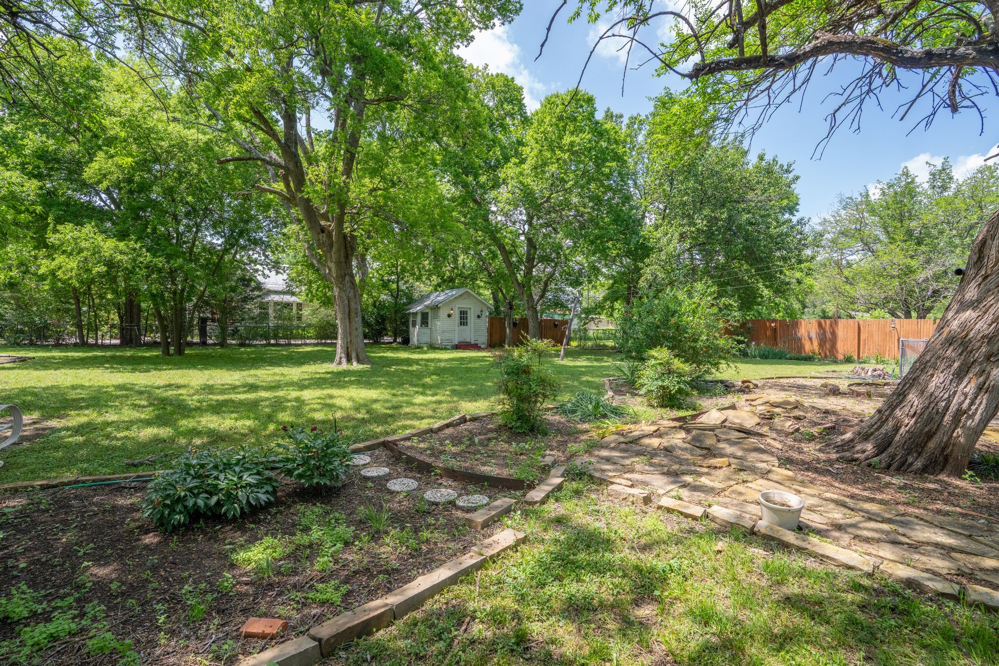 604 S Pearl Street Trenton TX 75490