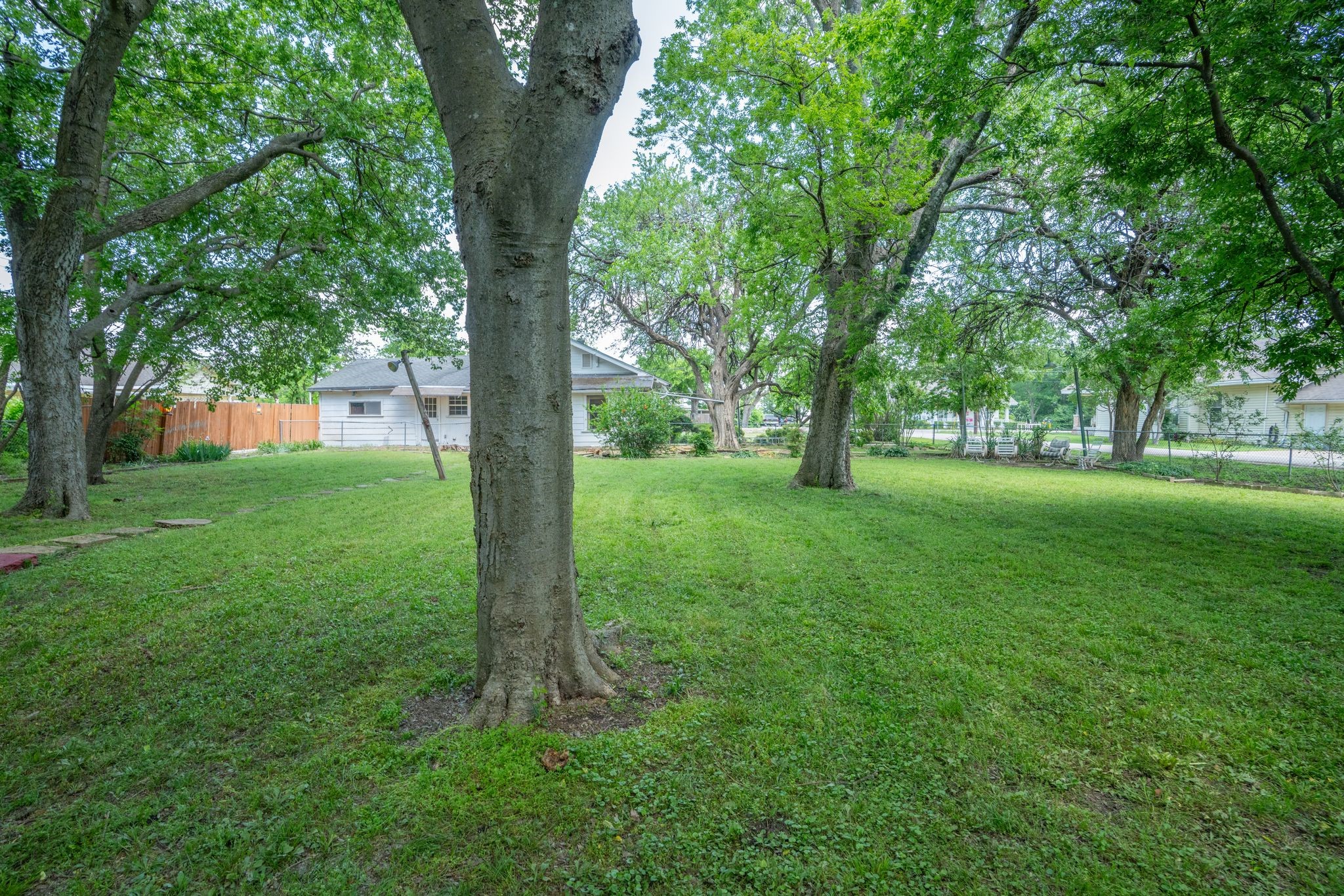604 S Pearl Street Trenton TX 75490