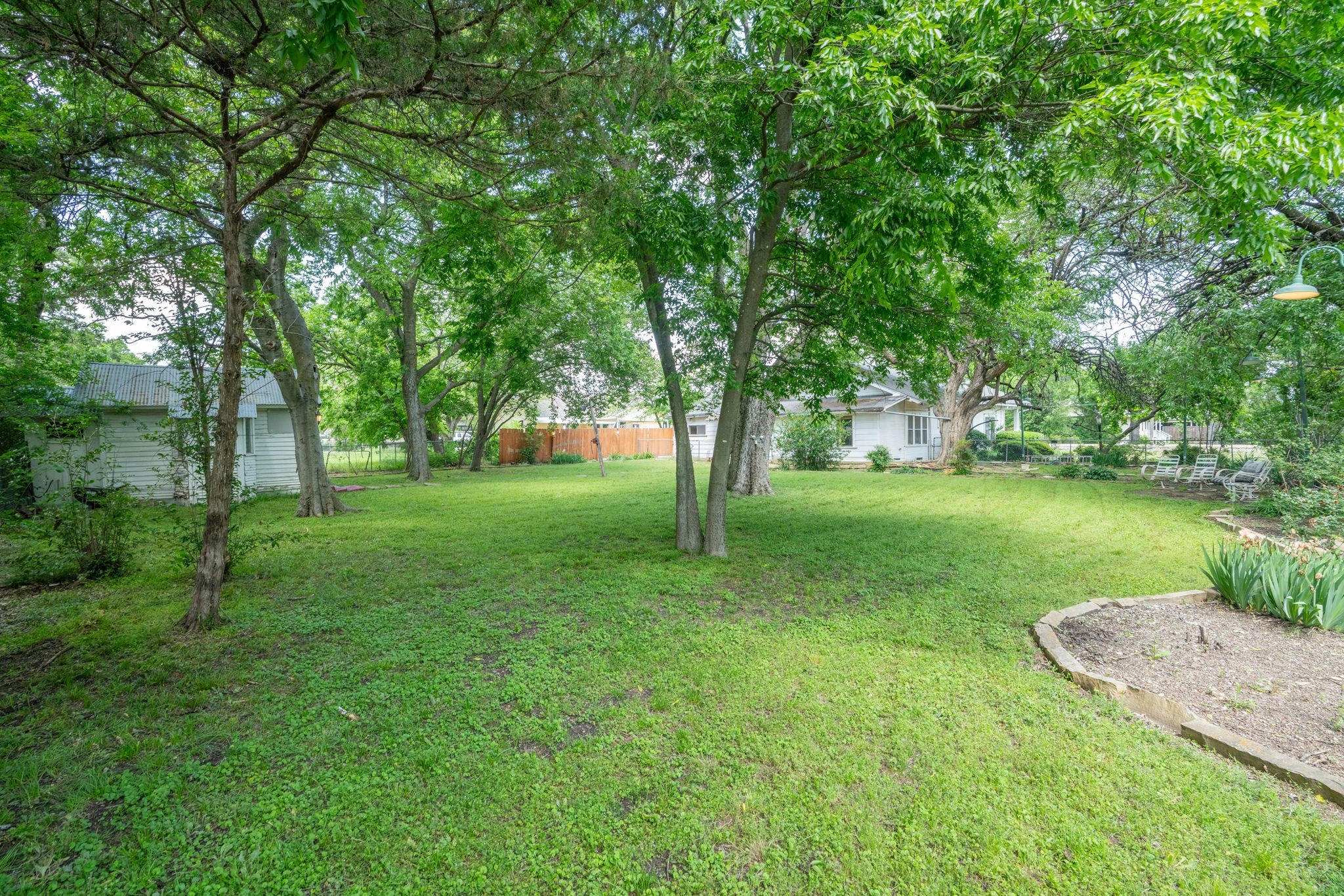 604 S Pearl Street Trenton TX 75490