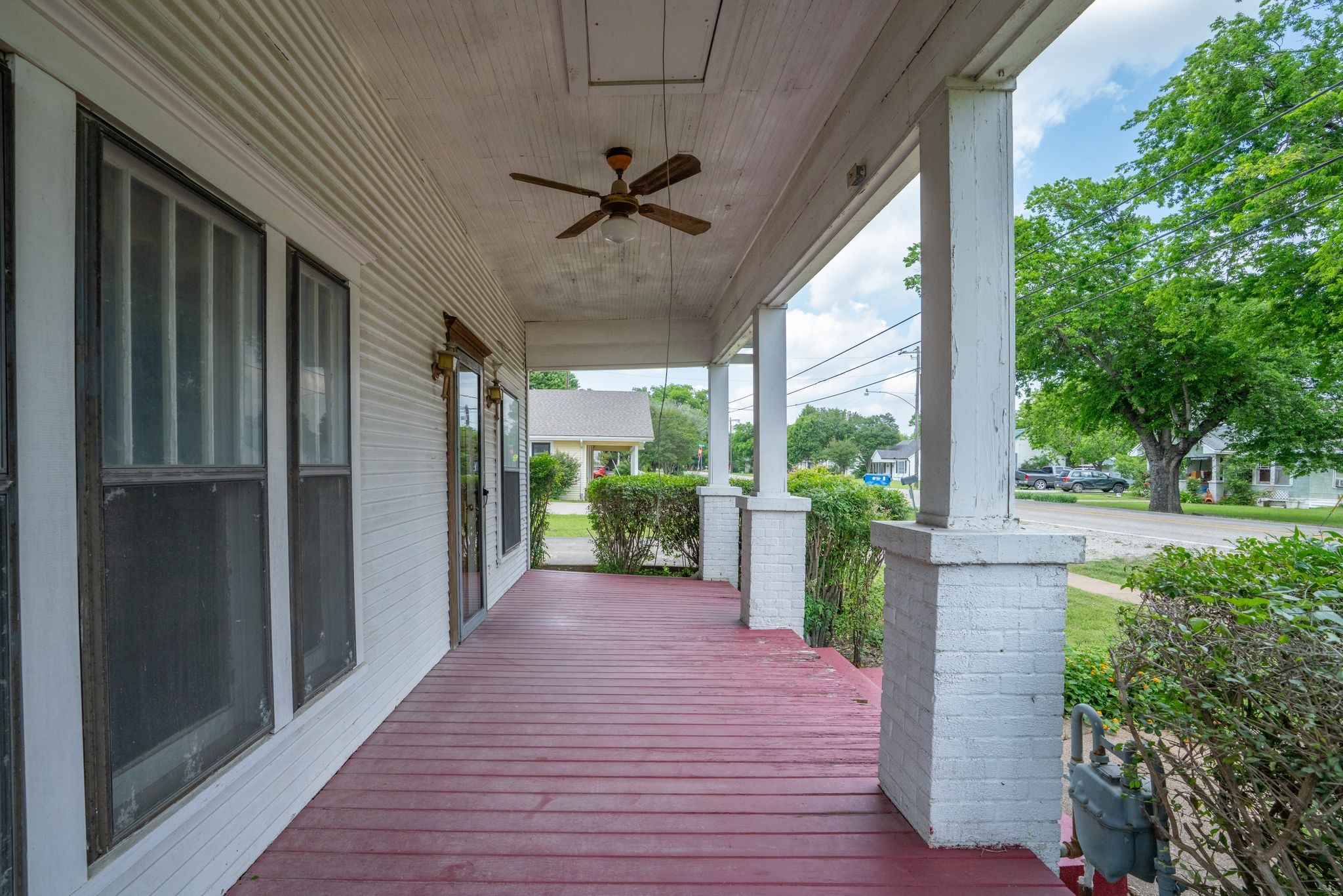 604 S Pearl Street Trenton TX 75490
