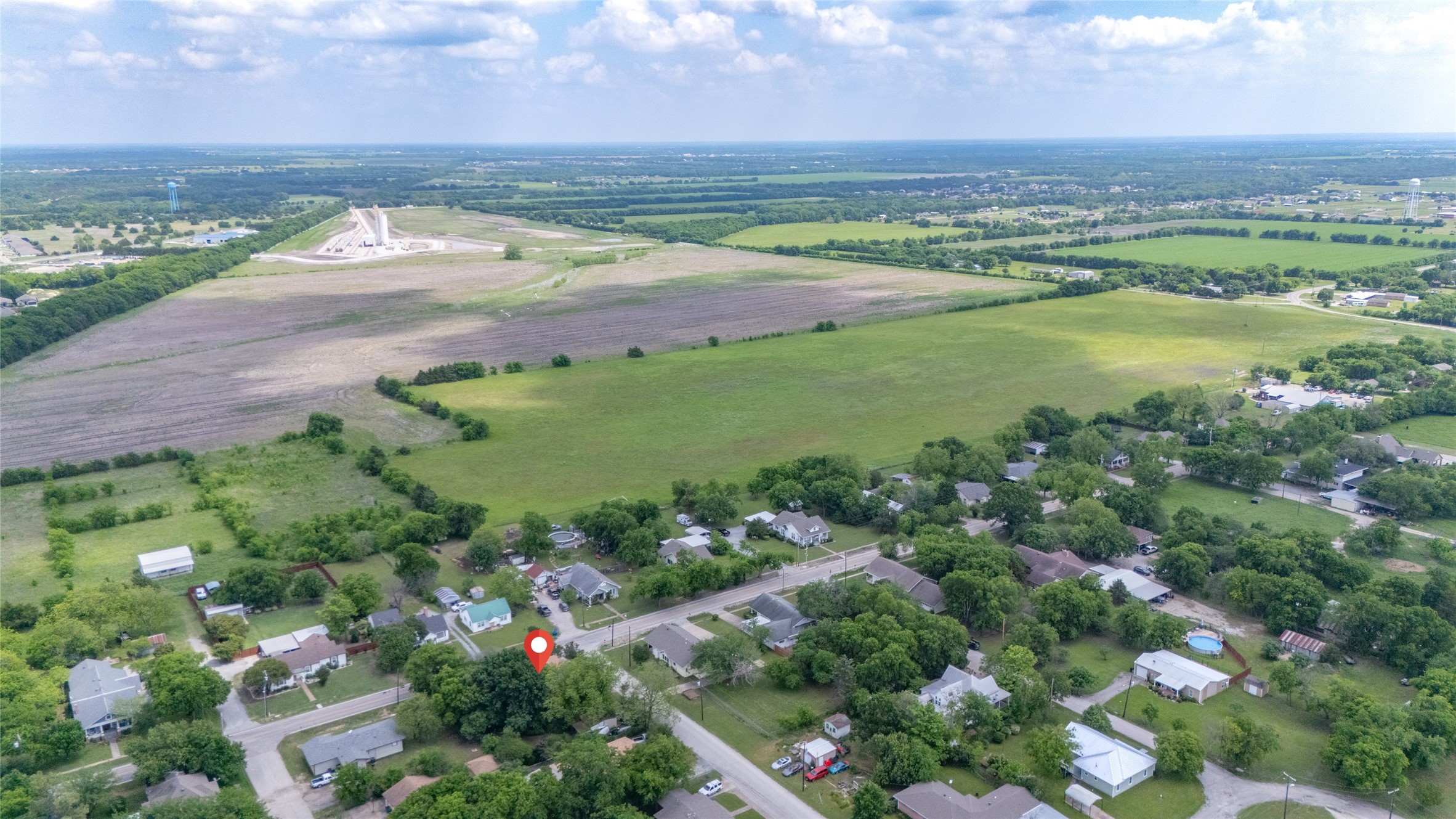 604 S Pearl Street Trenton TX 75490