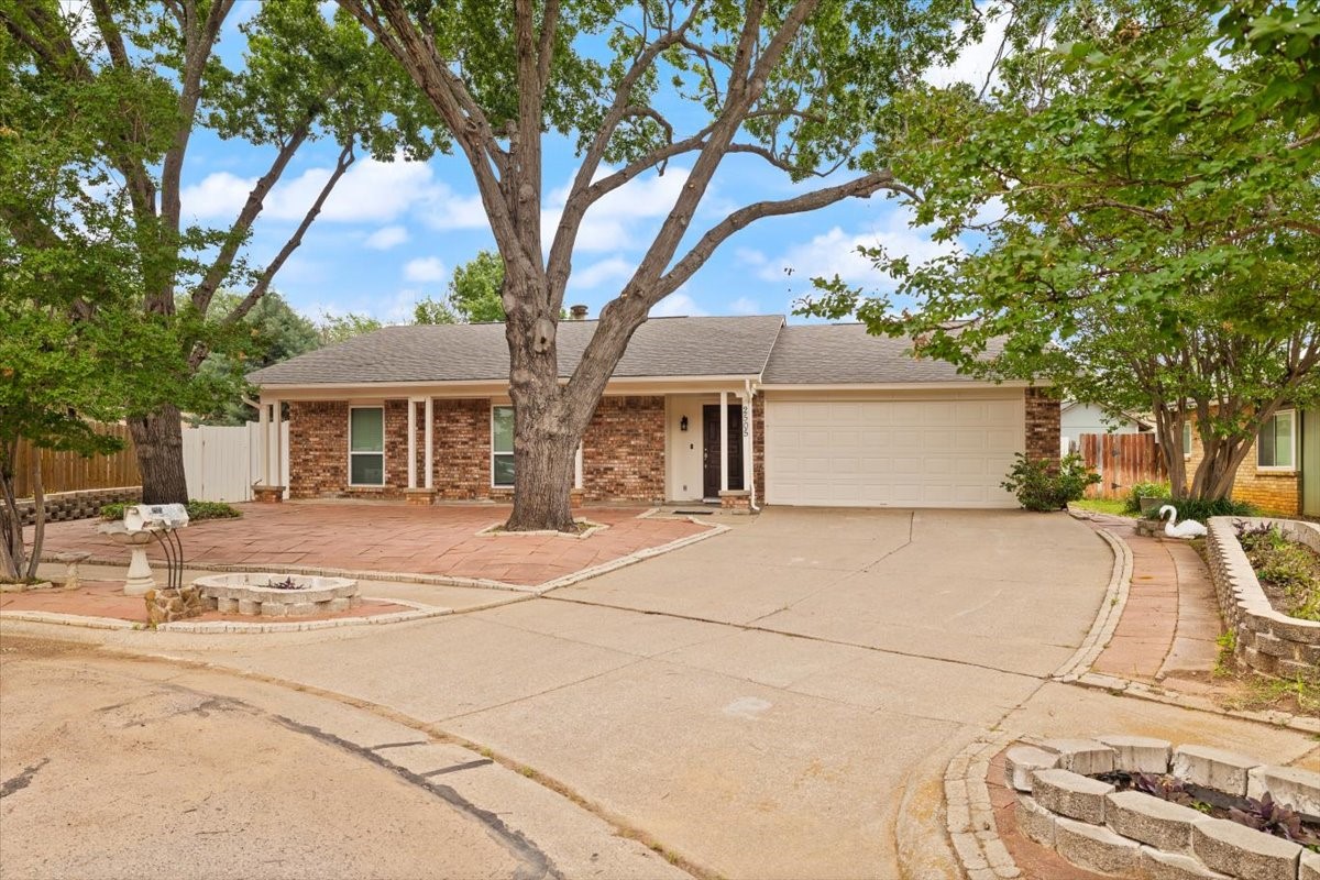 2505 Crestmoor Court Arlington TX 76016