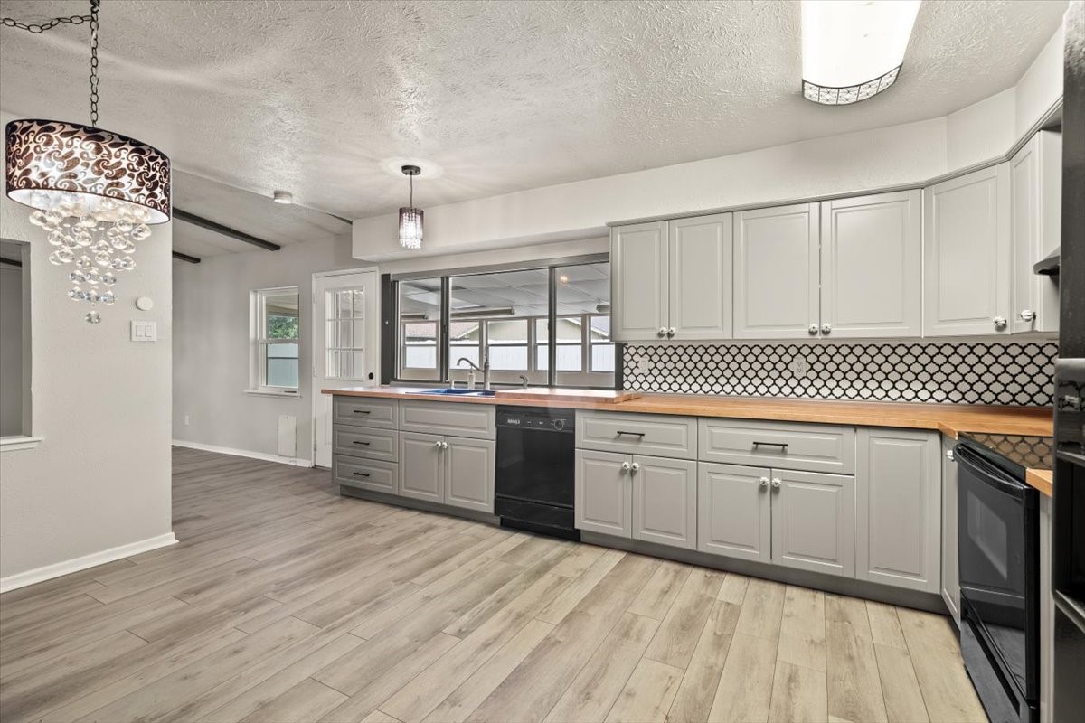 2505 Crestmoor Court Arlington TX 76016