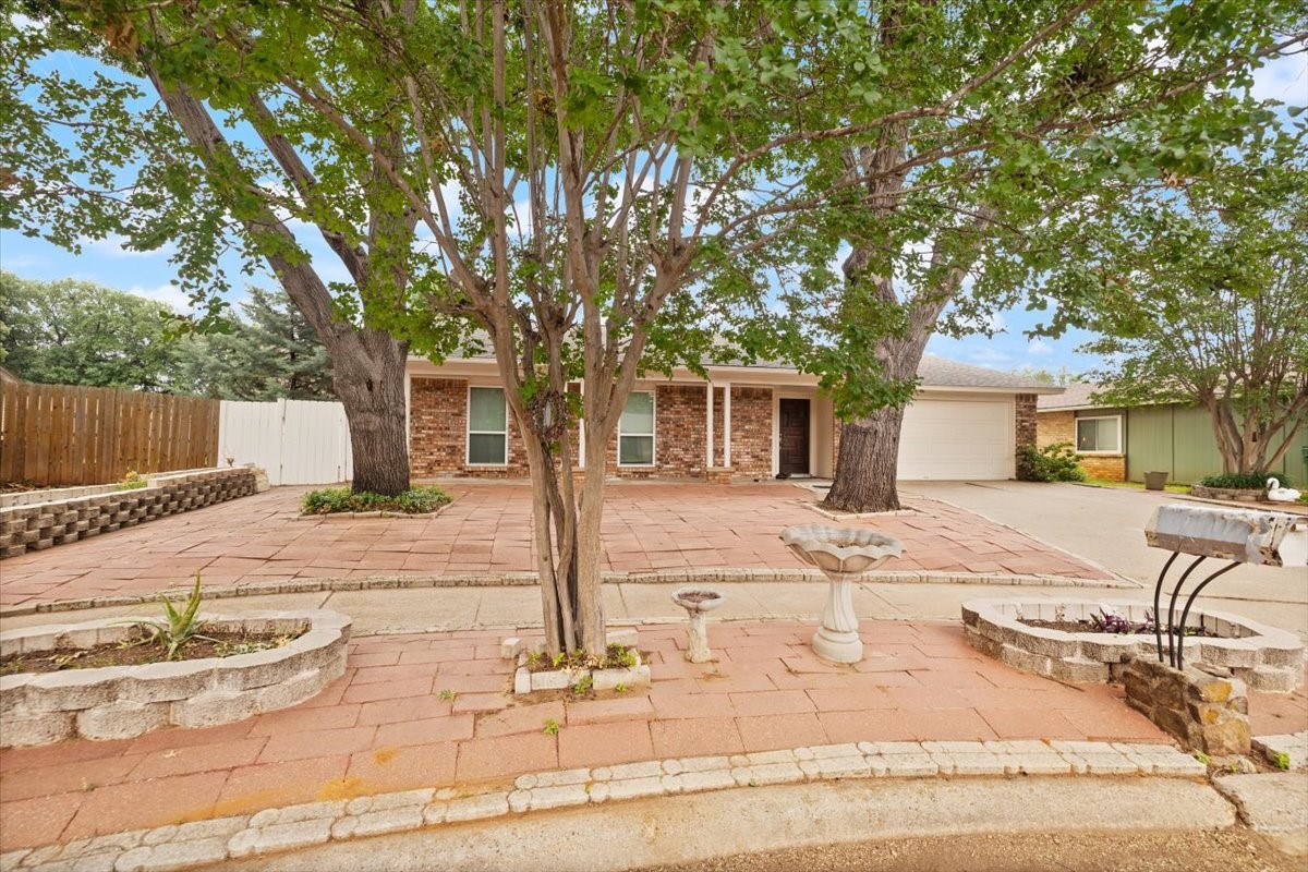 2505 Crestmoor Court Arlington TX 76016