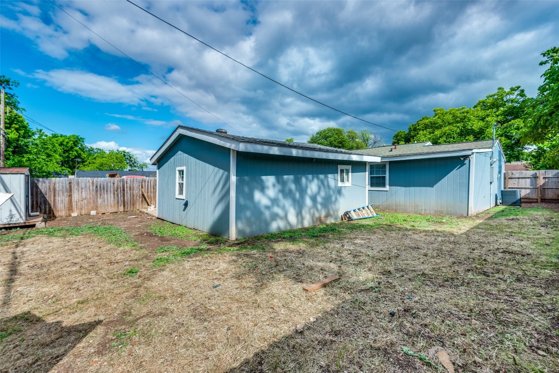 4141 Lakehurst Court Dallas TX 75211