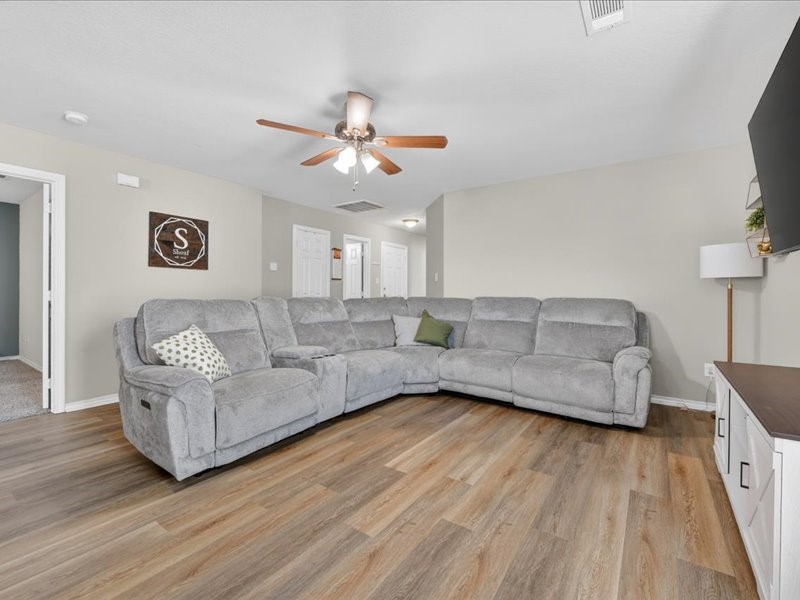 1816 Wickham Drive Burleson TX 76028