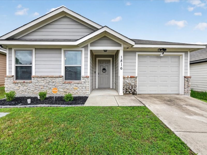 1816 Wickham Drive Burleson TX 76028
