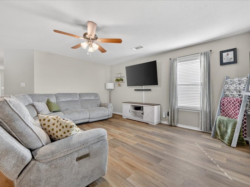1816 Wickham Drive Burleson TX 76028
