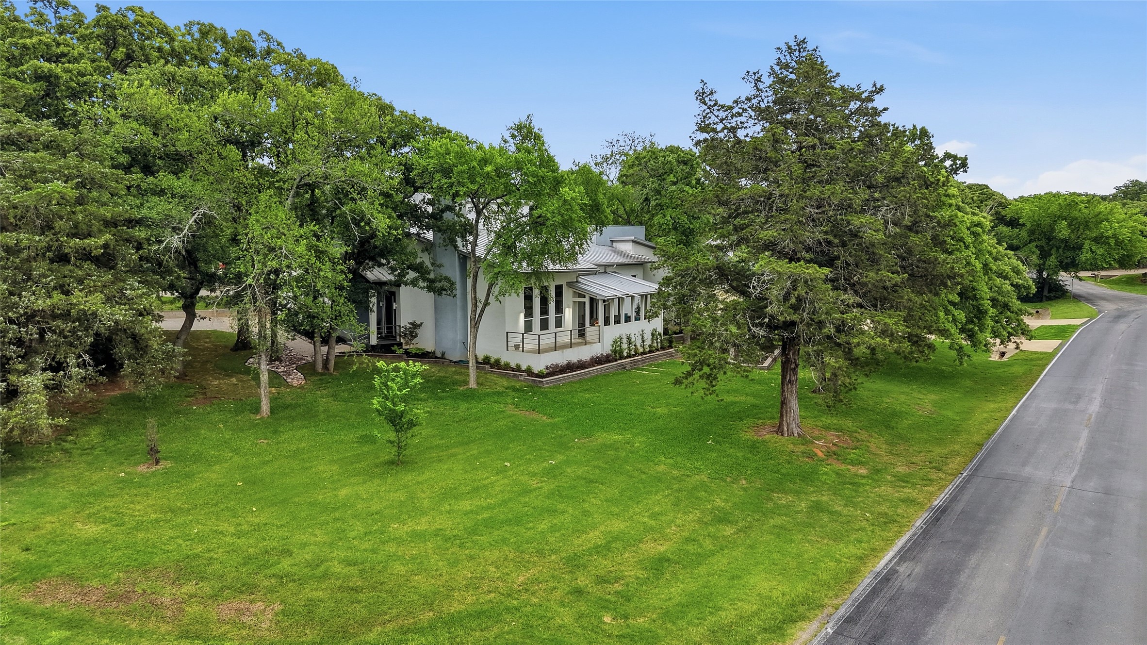 316 Comanche Drive Lake Kiowa TX 76240