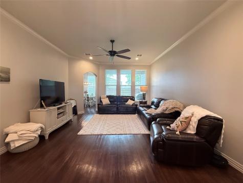 718 E Walcott Street Pilot Point TX 76258