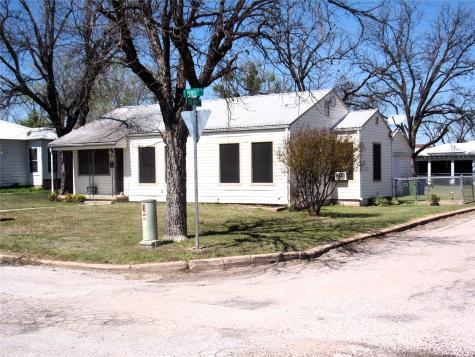 1902 W Dry Street San Saba TX 76877