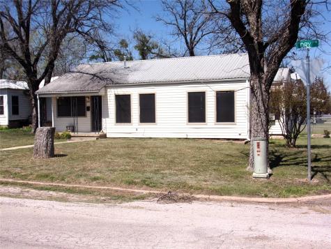 1902 W Dry Street San Saba TX 76877