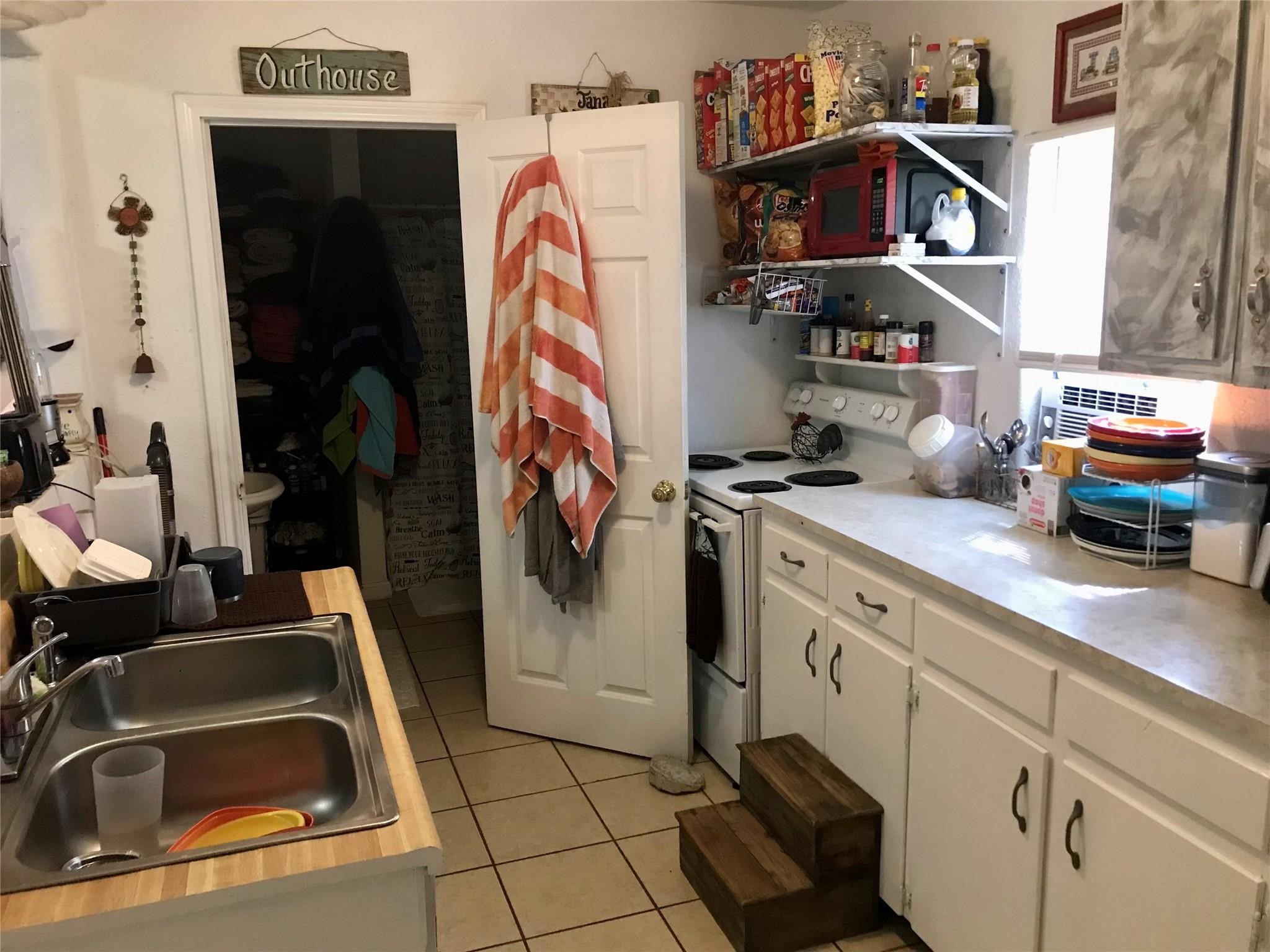 308 N San Marcos Street Whitney TX 76692