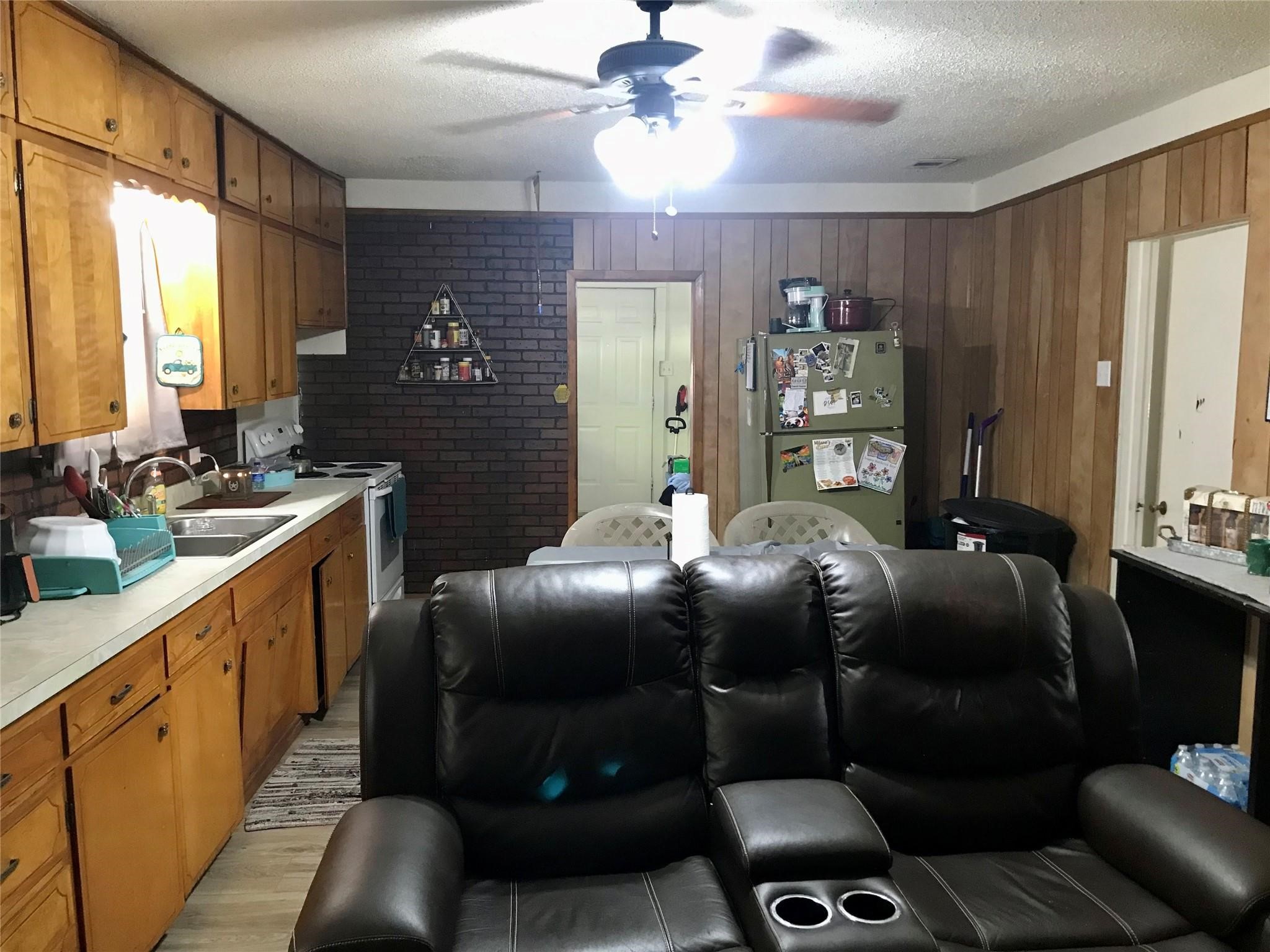 308 N San Marcos Street Whitney TX 76692