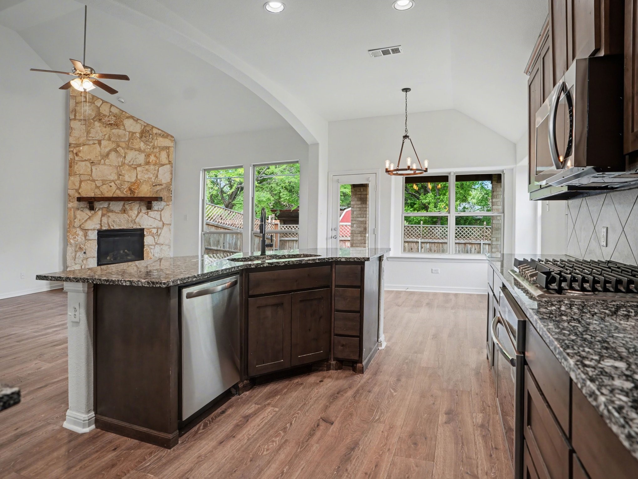 113 Brighton Drive Desoto TX 75115
