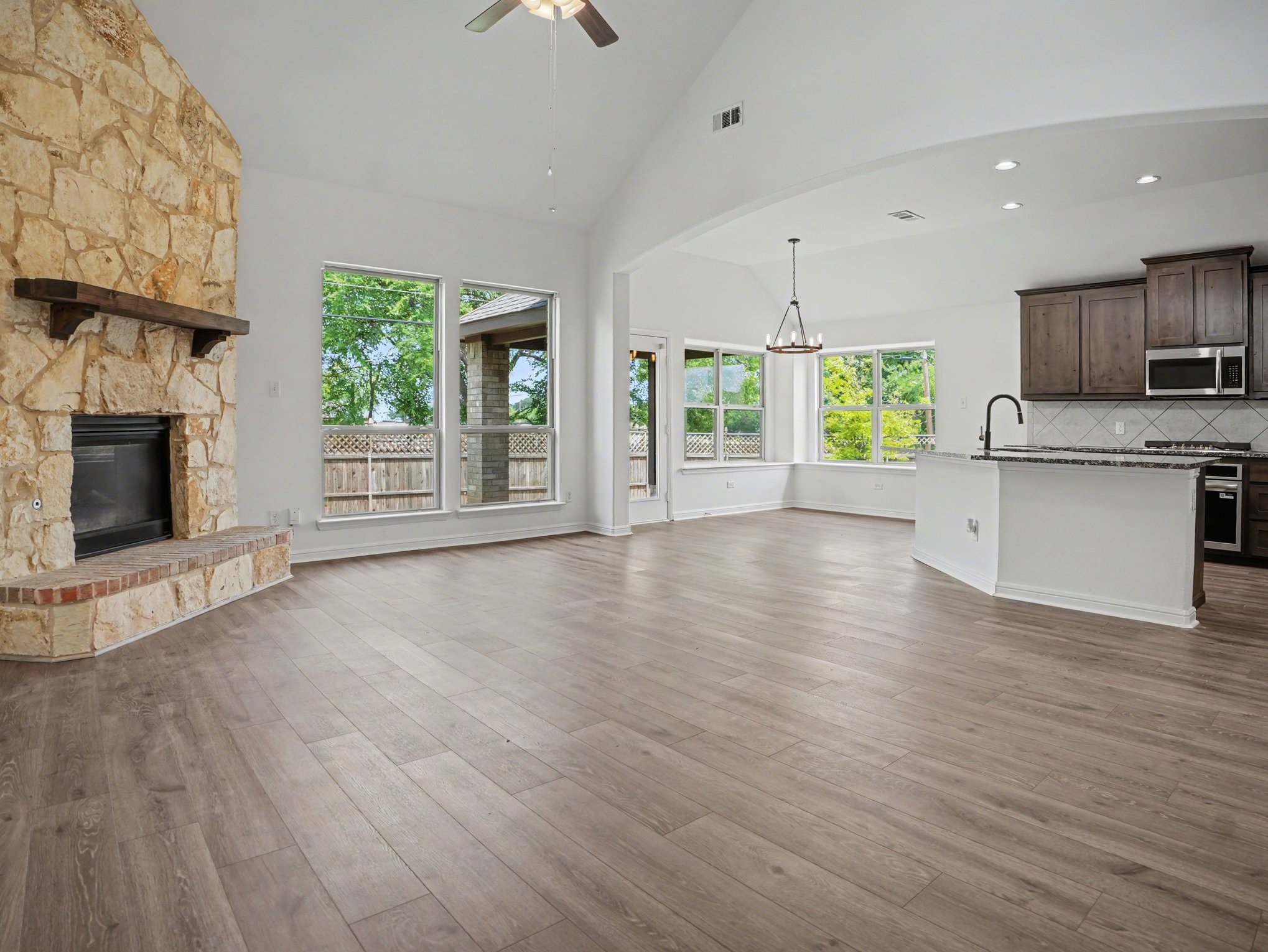 113 Brighton Drive Desoto TX 75115