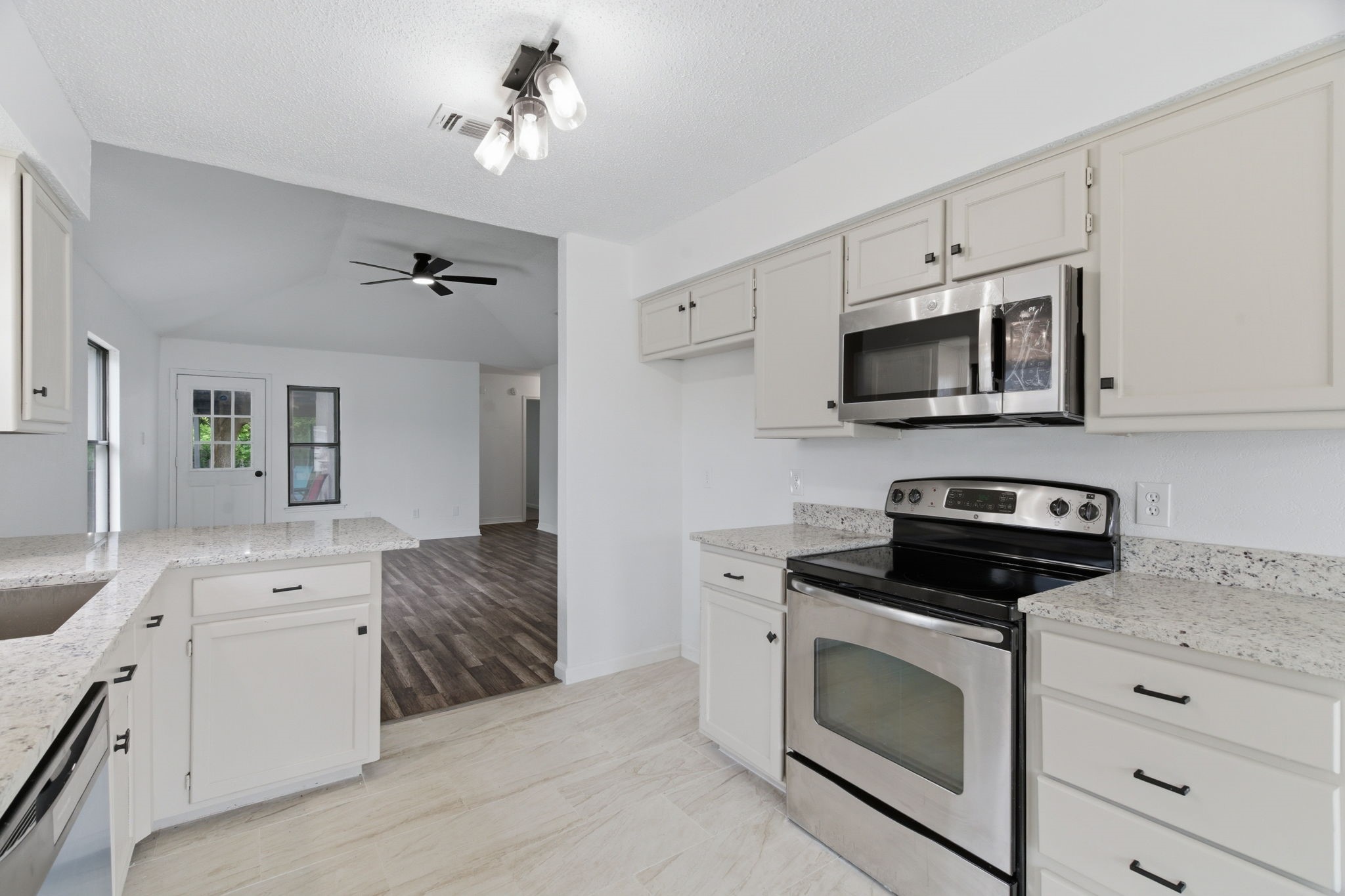 3611 Alexandria Drive Arlington TX 76015