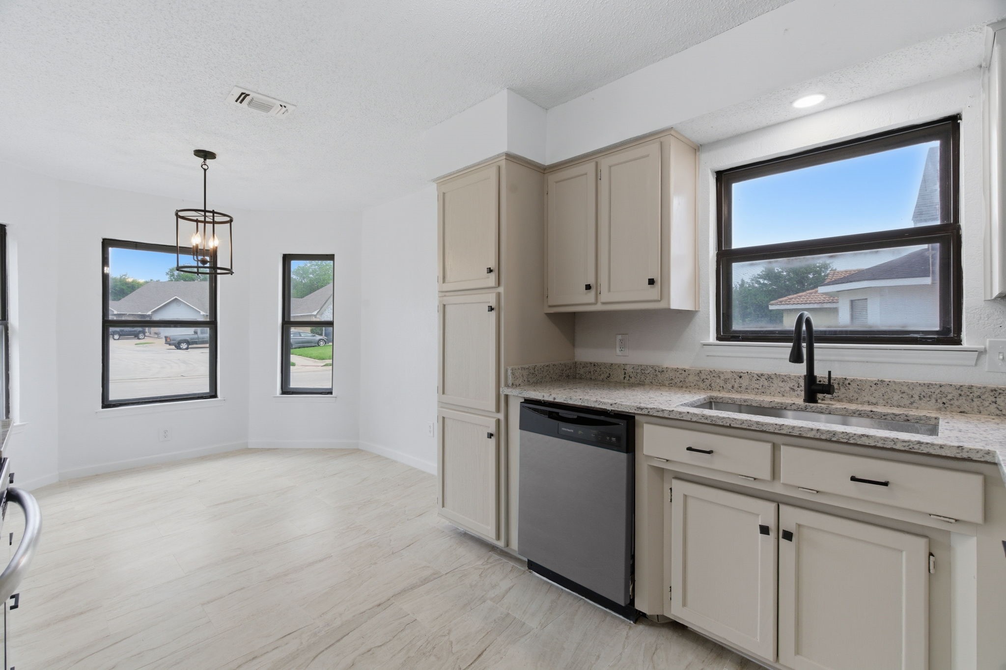 3611 Alexandria Drive Arlington TX 76015