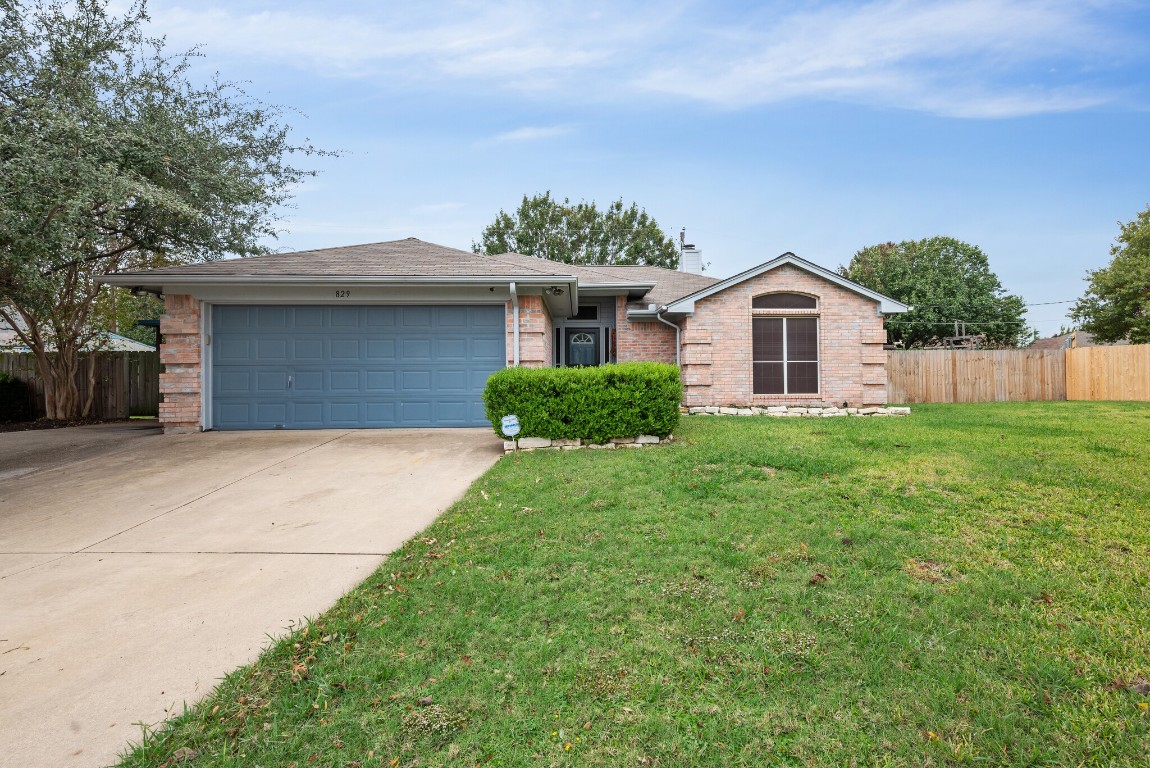 829 Meadowview Court Burleson TX 76028