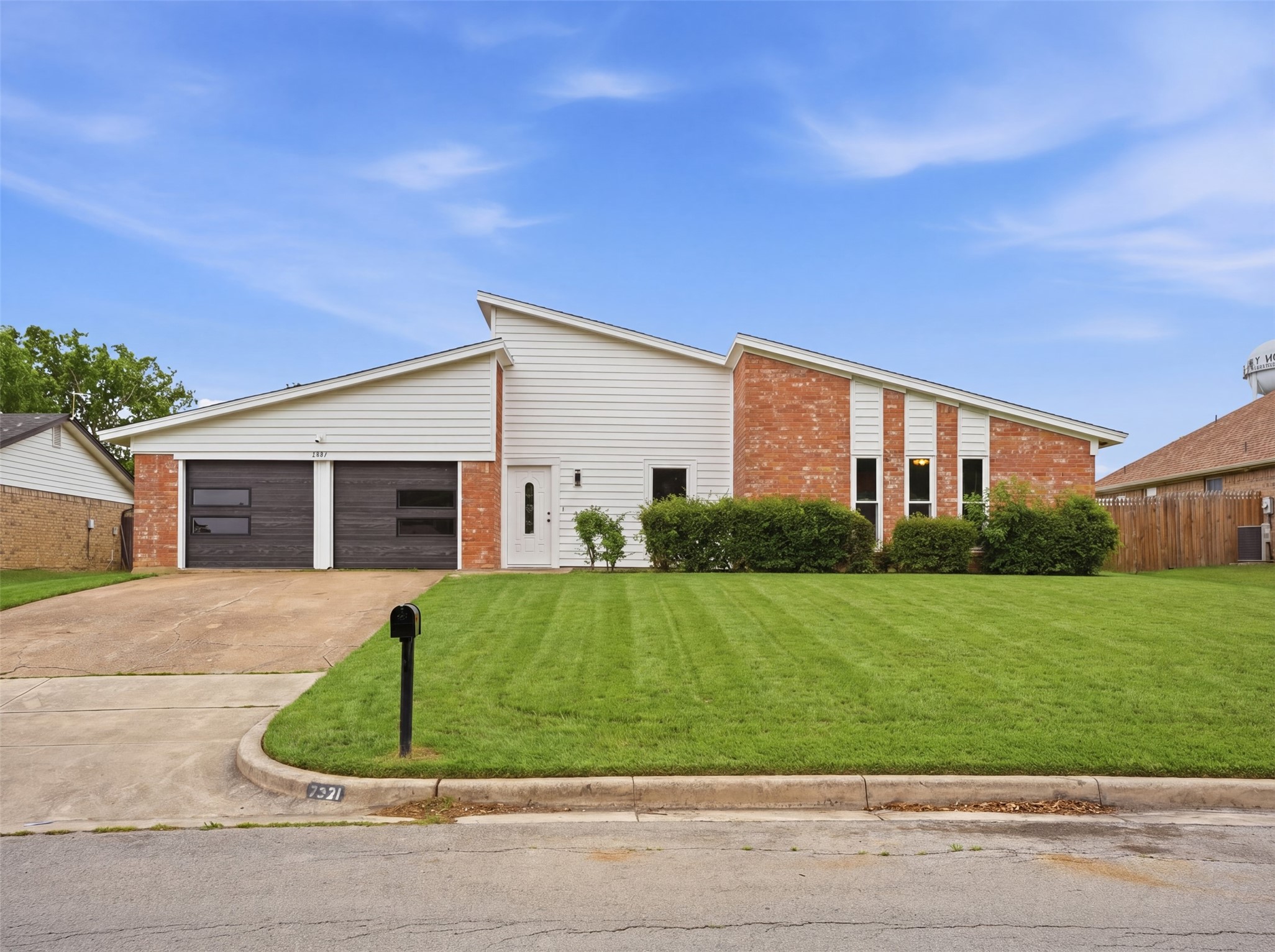 7321 Fredricksburg Drive Forest Hill TX 76140