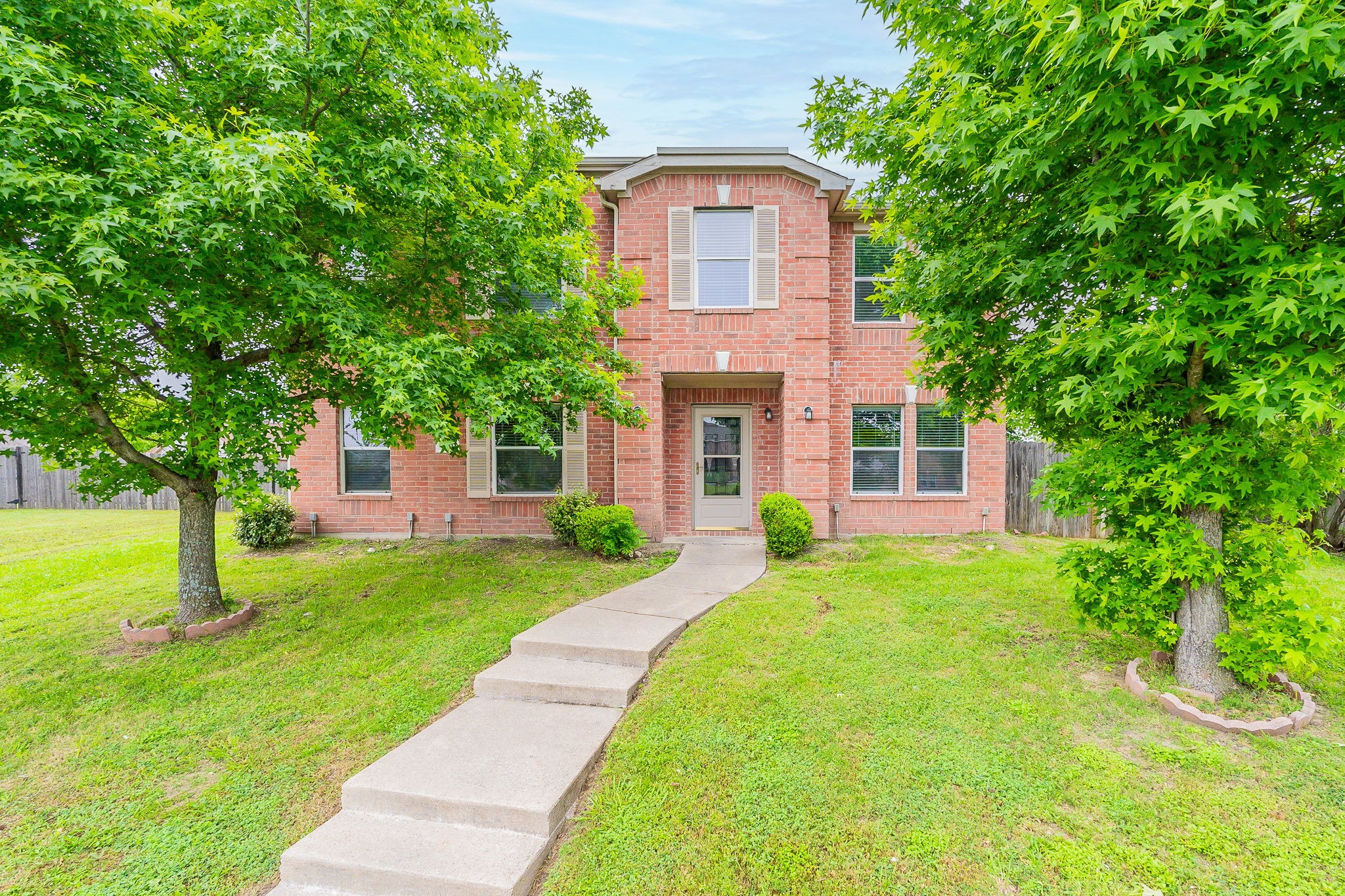 601 Snowy Orchid Lane Desoto TX 75115
