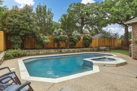 7612 Oak Knoll Drive North Richland Hills TX 76182