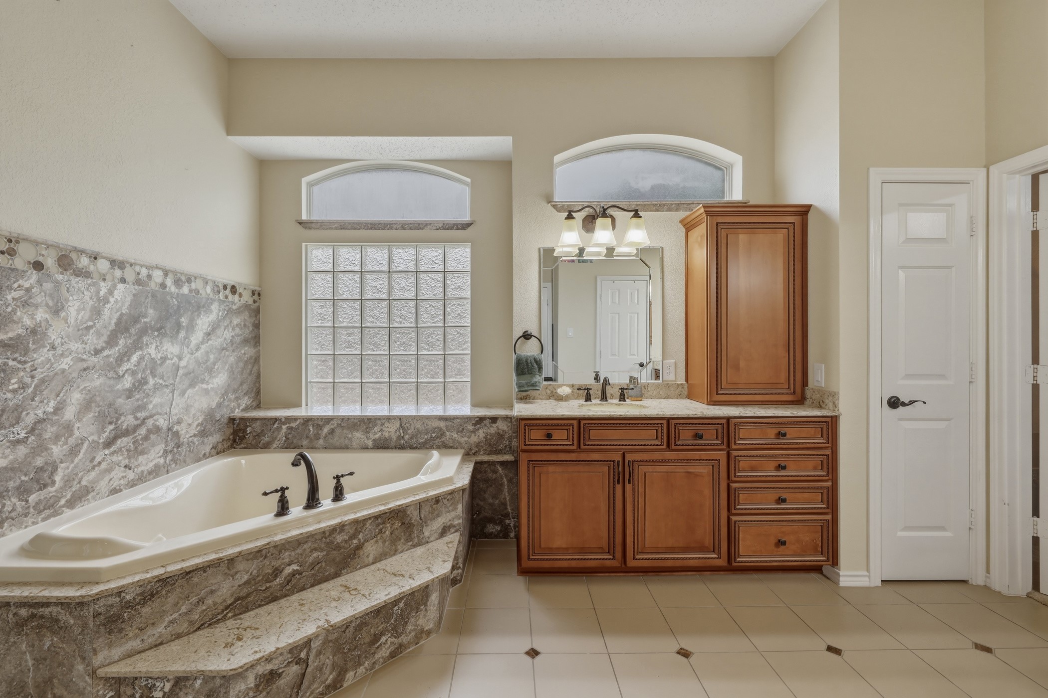 7612 Oak Knoll Drive North Richland Hills TX 76182